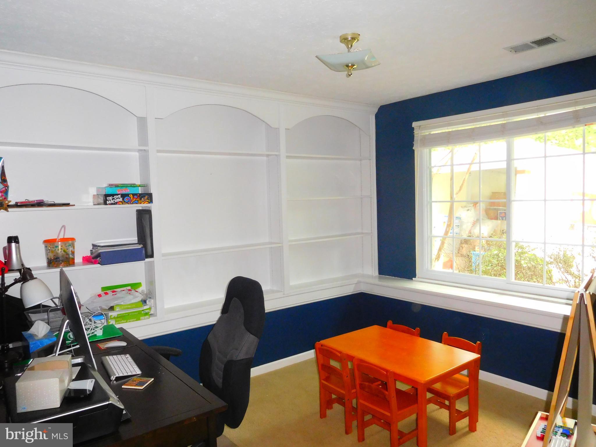 WHISPERING WOODS - Residential