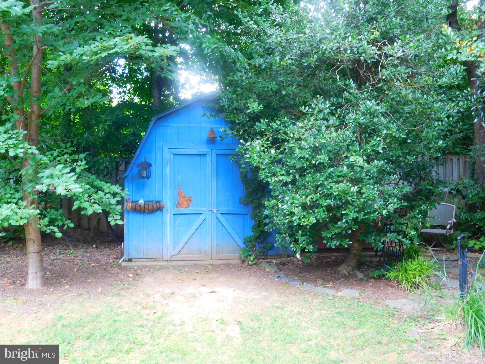 WHISPERING WOODS - Residential