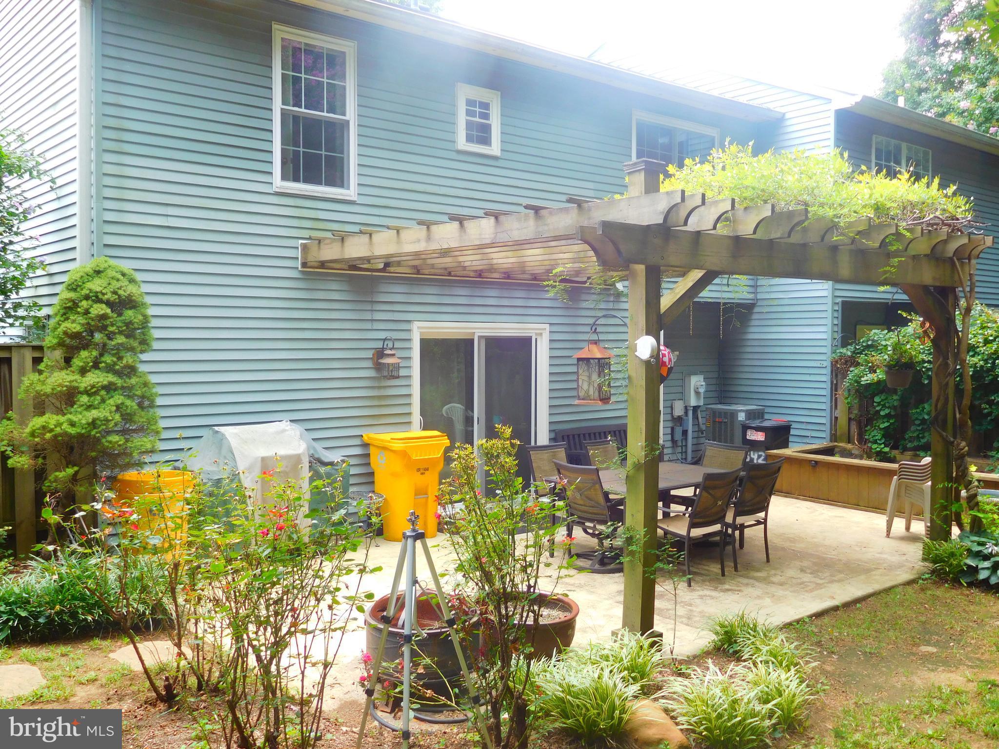 WHISPERING WOODS - Residential