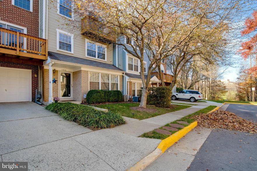 LOOKIN' GOOD IN THE NEIGHBORHOOD! Set in an ultra-convenient location, close to a full range of local amenities including essential shops & restaurants. Also minutes to the Government Center. Upon entering this home, immediate attention is drawn to the warm and relaxed feel.This home features newly installed granite counters and new carpet throughout! 3 bedrooms, 2 1/2 baths, single car garage!!