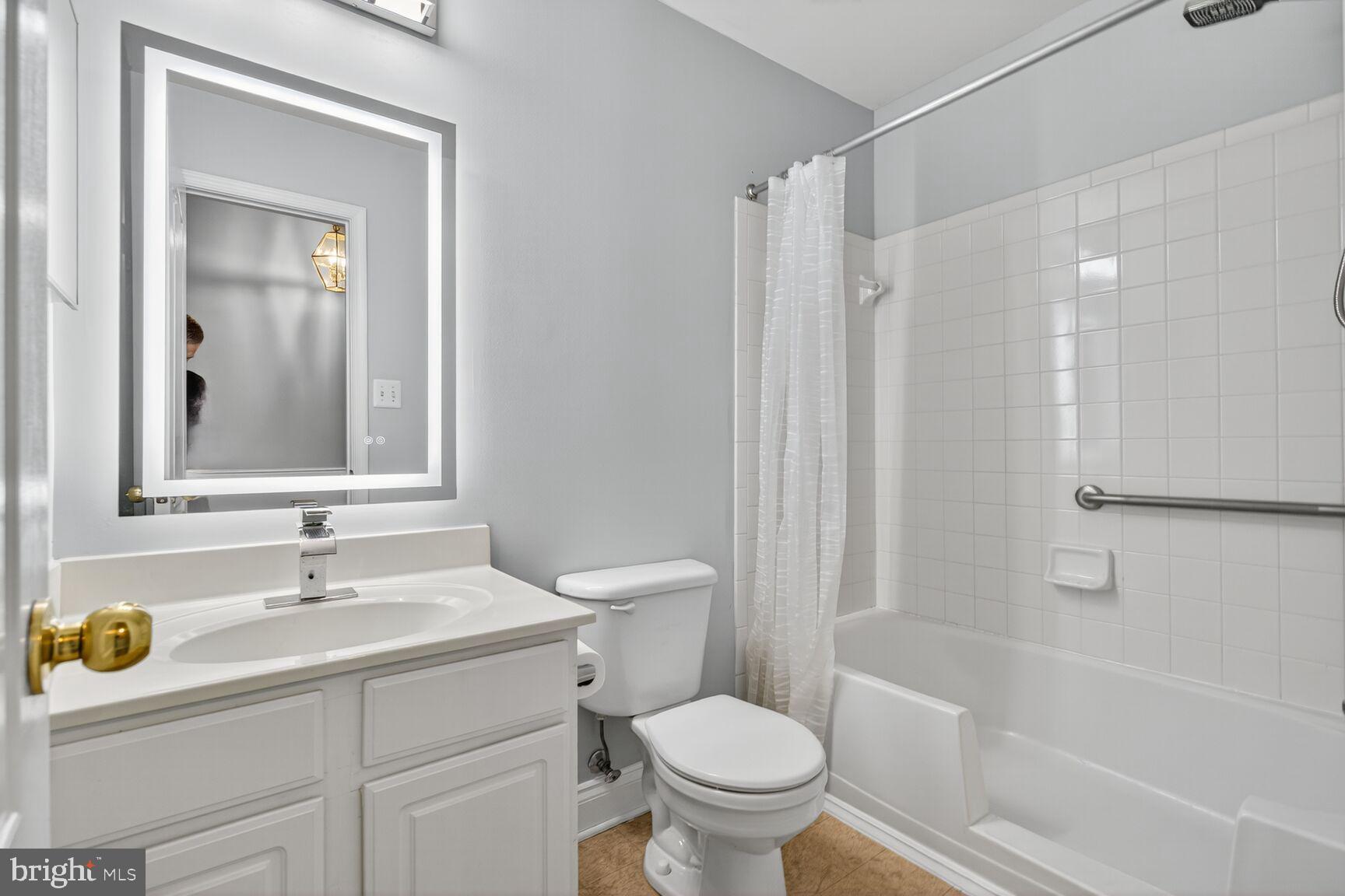 TOWNES AT CAMERON PARKE - Residential