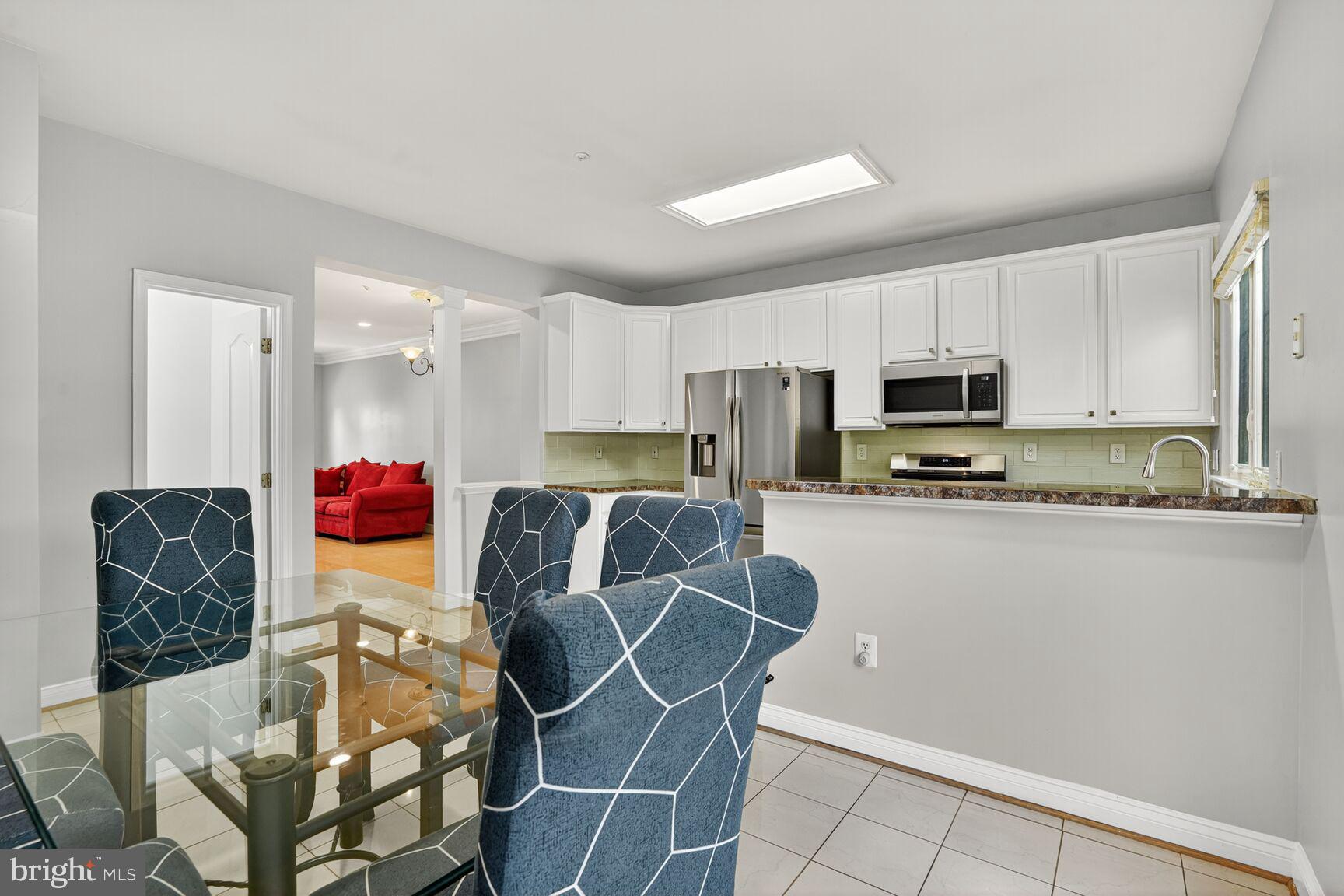 TOWNES AT CAMERON PARKE - Residential