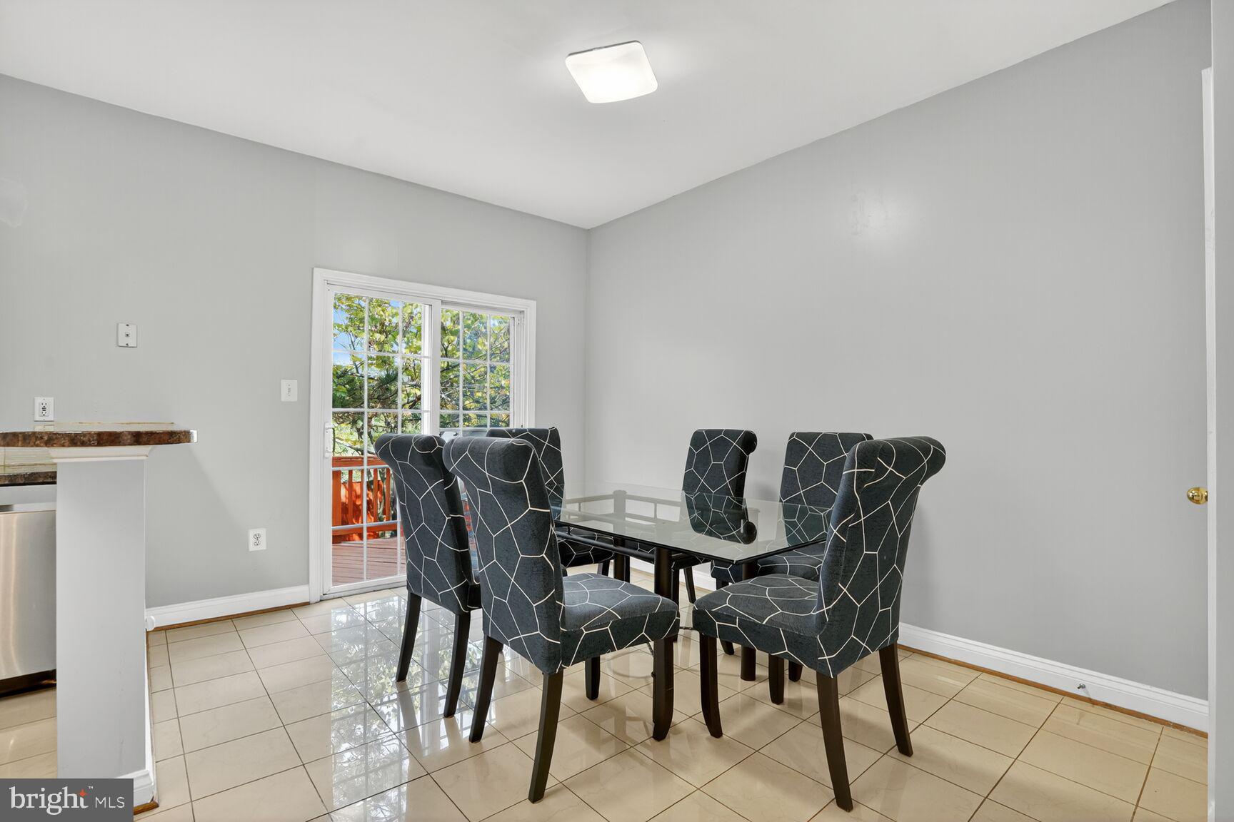 TOWNES AT CAMERON PARKE - Residential