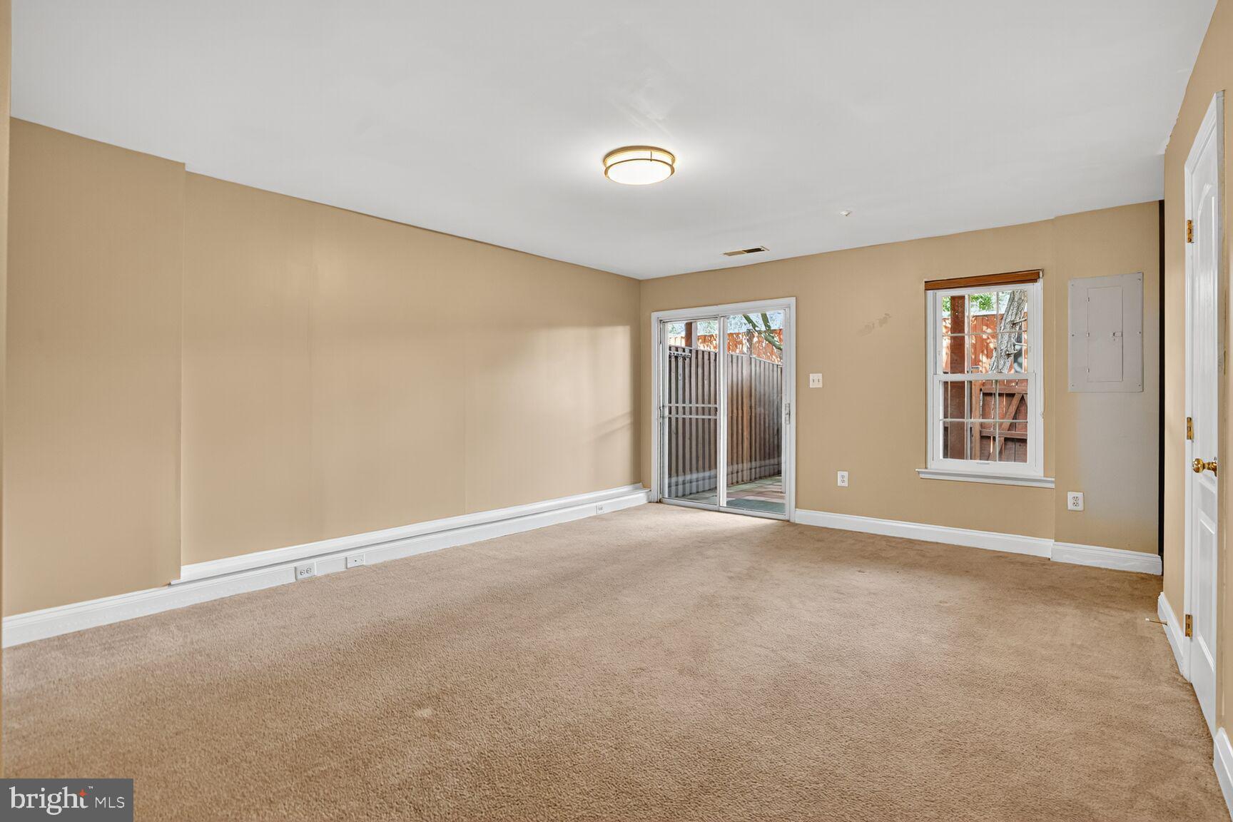 TOWNES AT CAMERON PARKE - Residential