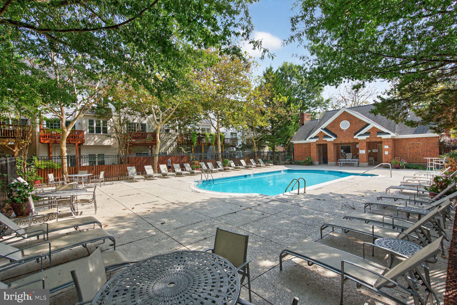 TOWNES AT CAMERON PARKE - Residential