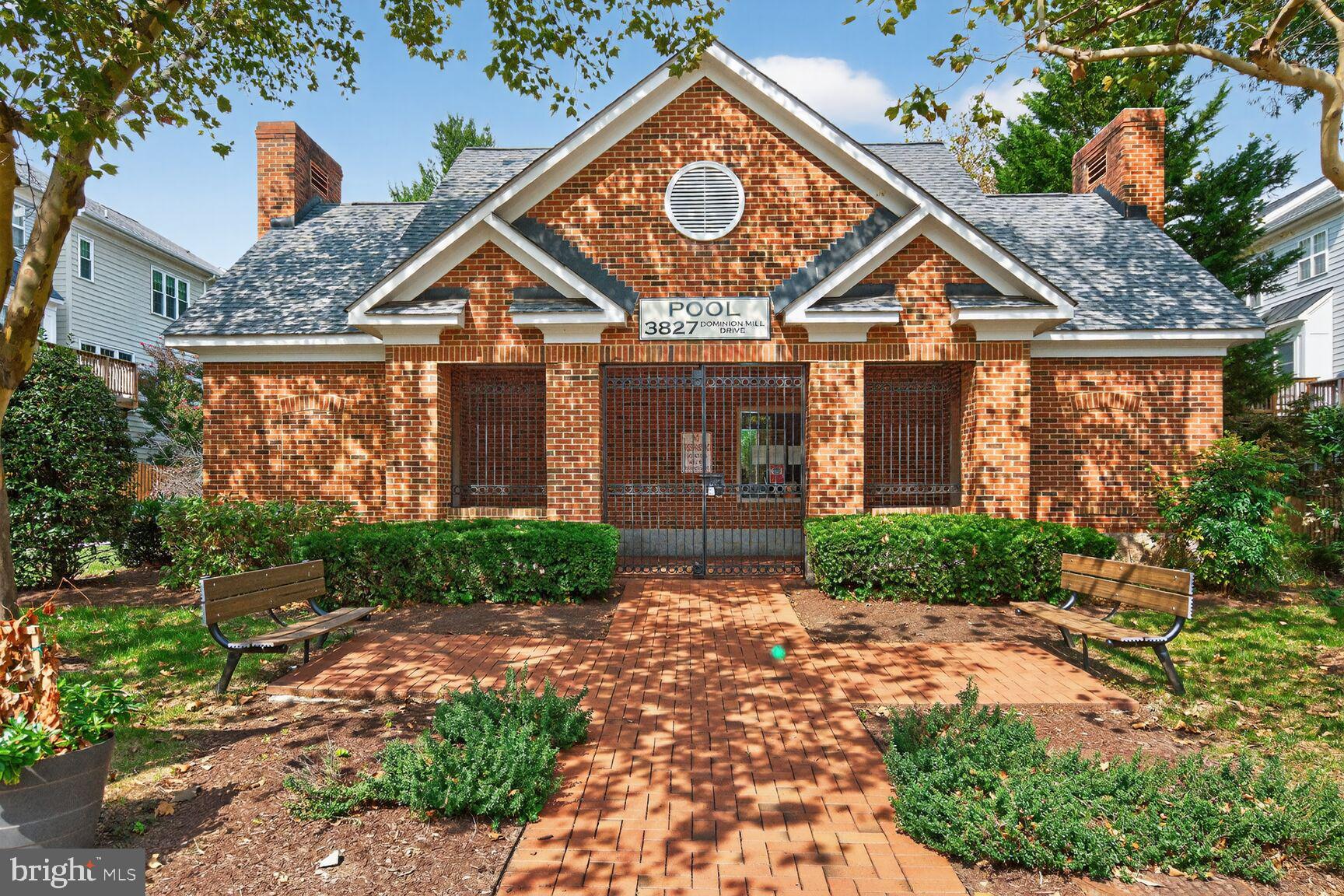 TOWNES AT CAMERON PARKE - Residential