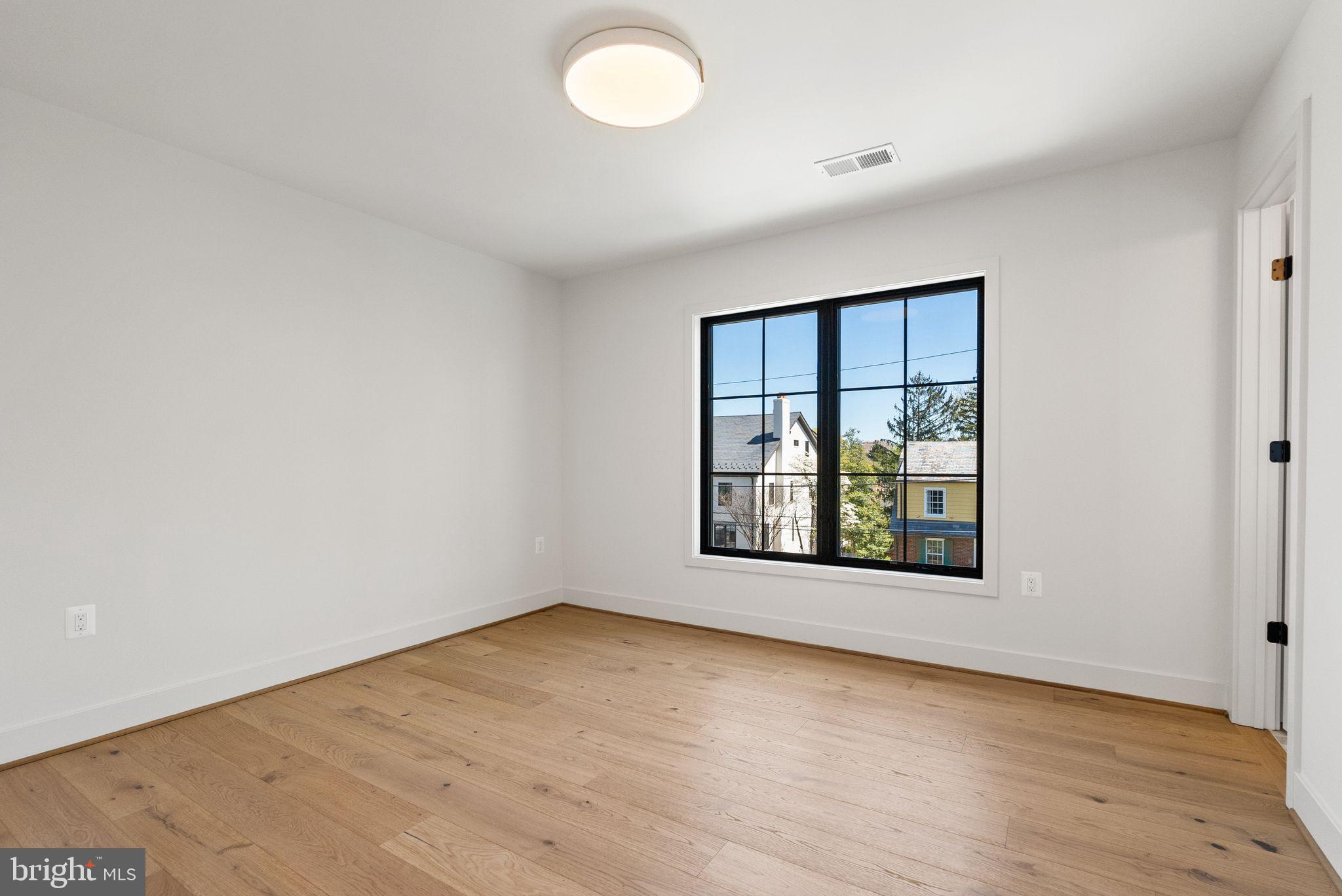 WHEATLEY HILLS - Residential