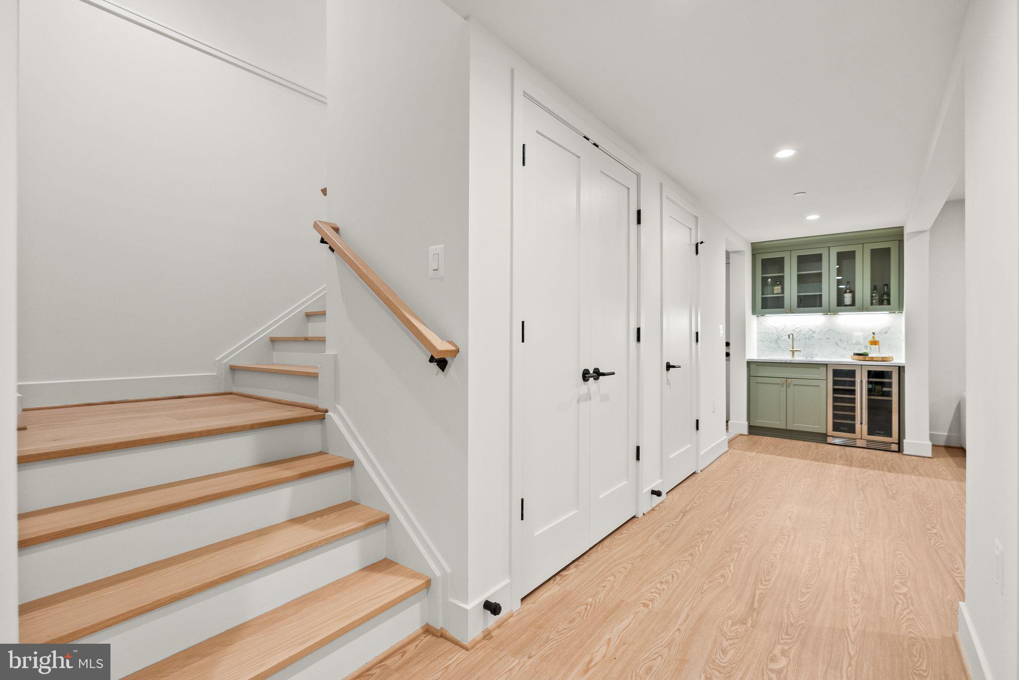 WHEATLEY HILLS - Residential