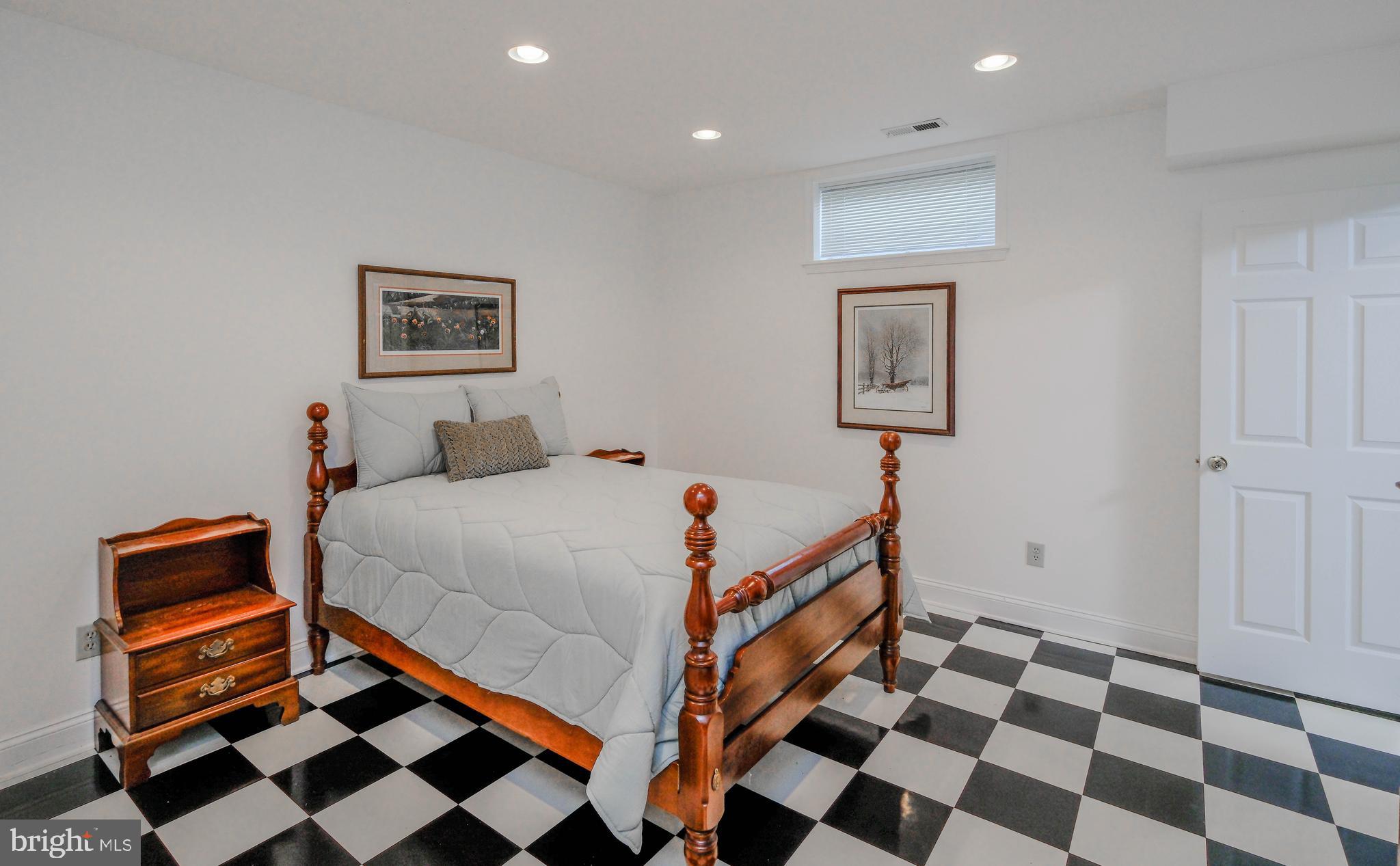 LOCUST DALE - Residential