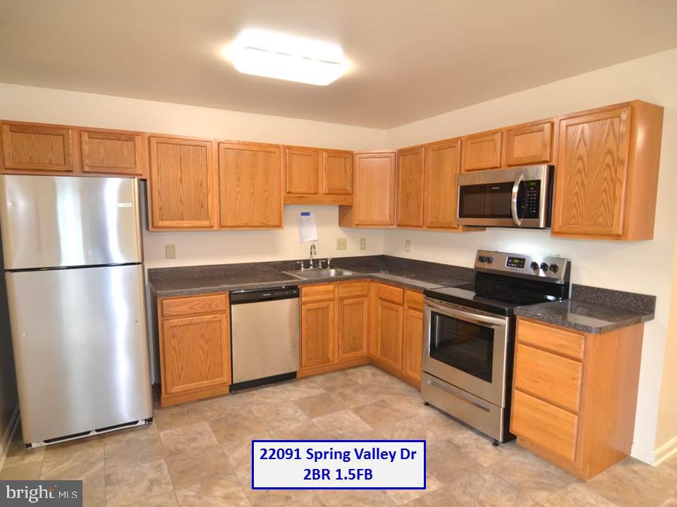 DAKOTA MANOR - Commercial Sale