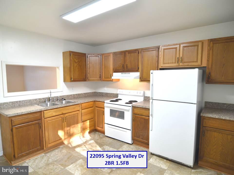 DAKOTA MANOR - Commercial Sale