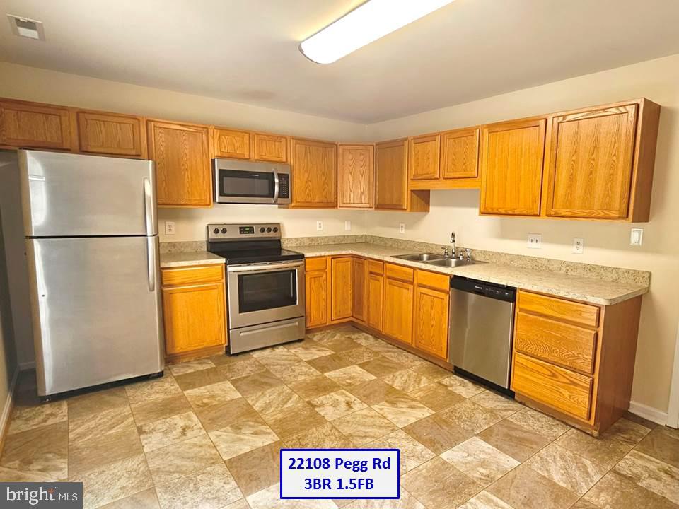 DAKOTA MANOR - Commercial Sale