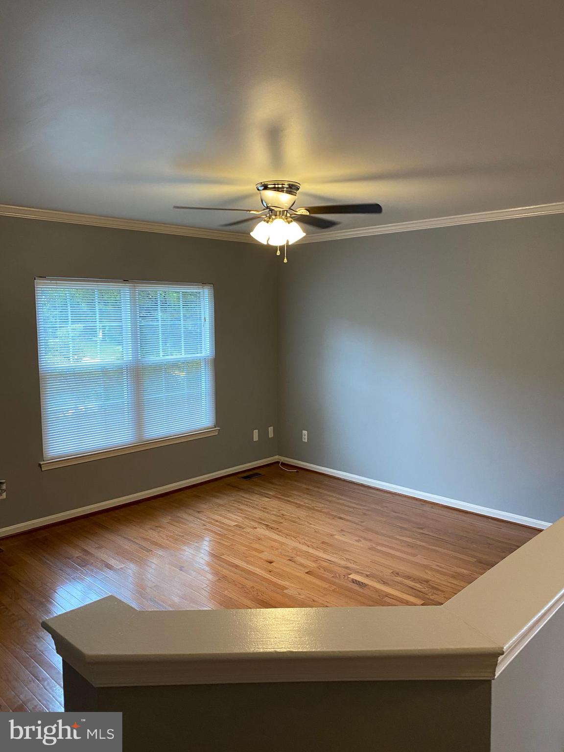 MIRROR RIDGE - Residential