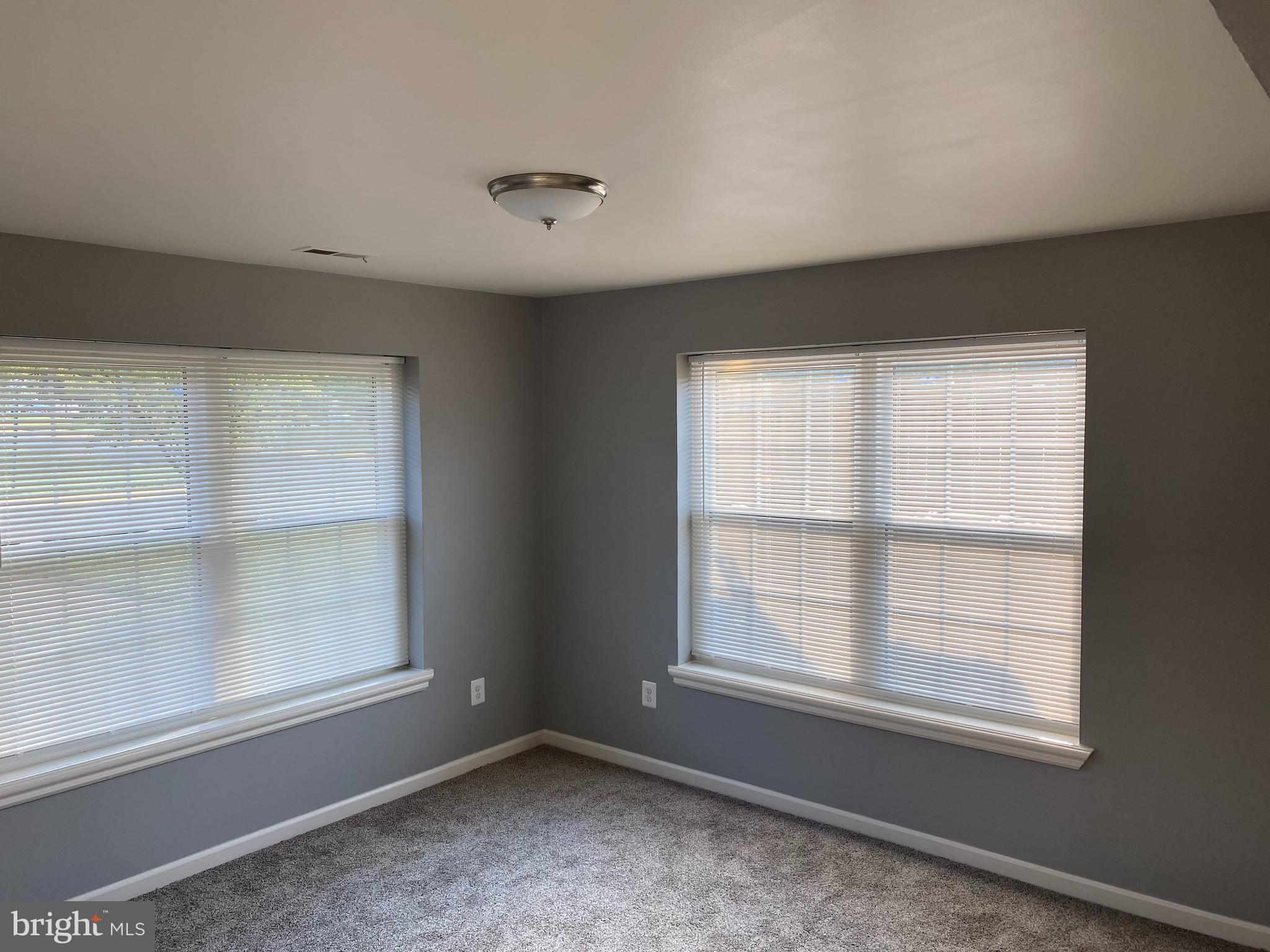 MIRROR RIDGE - Residential