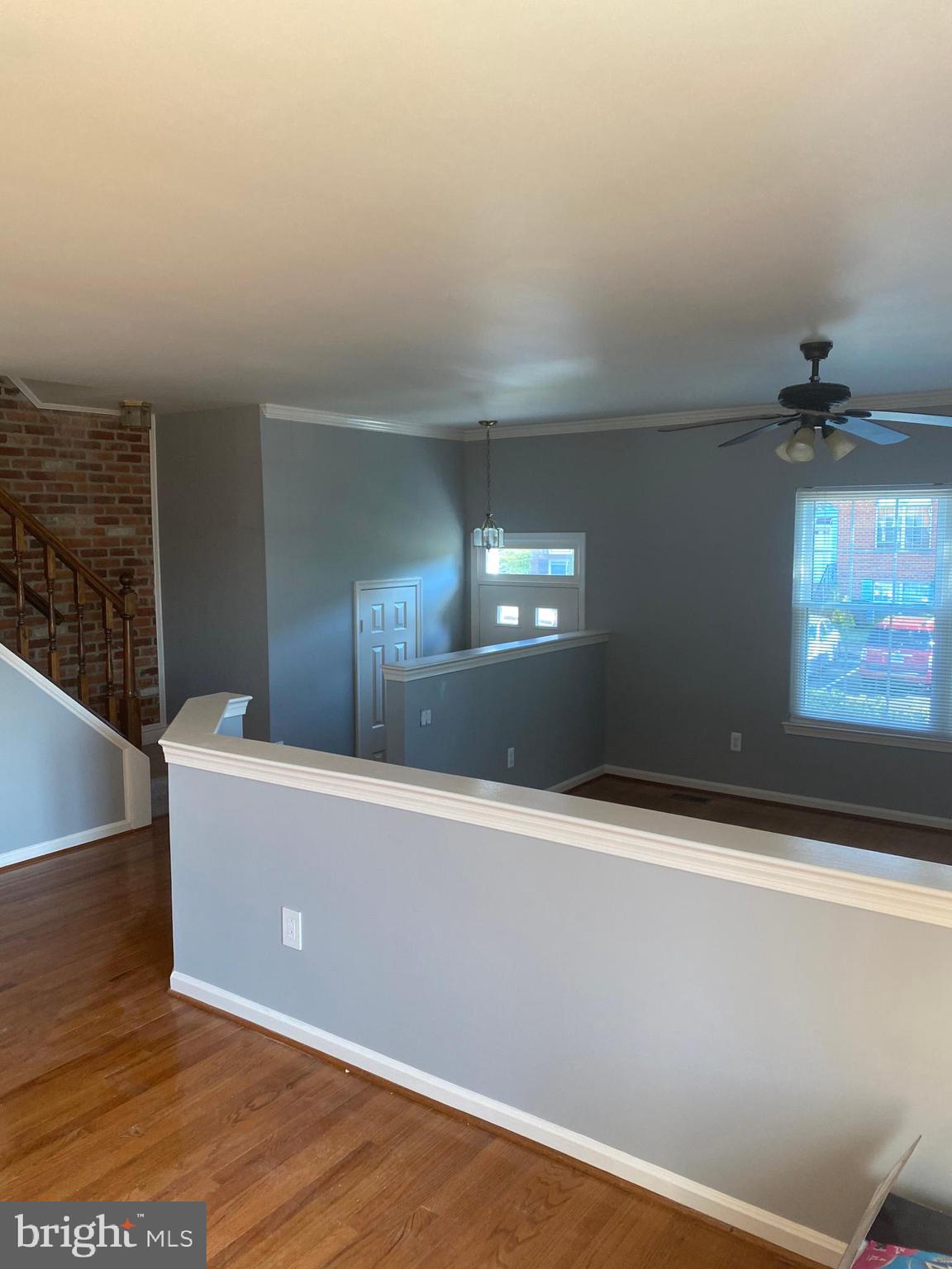 MIRROR RIDGE - Residential