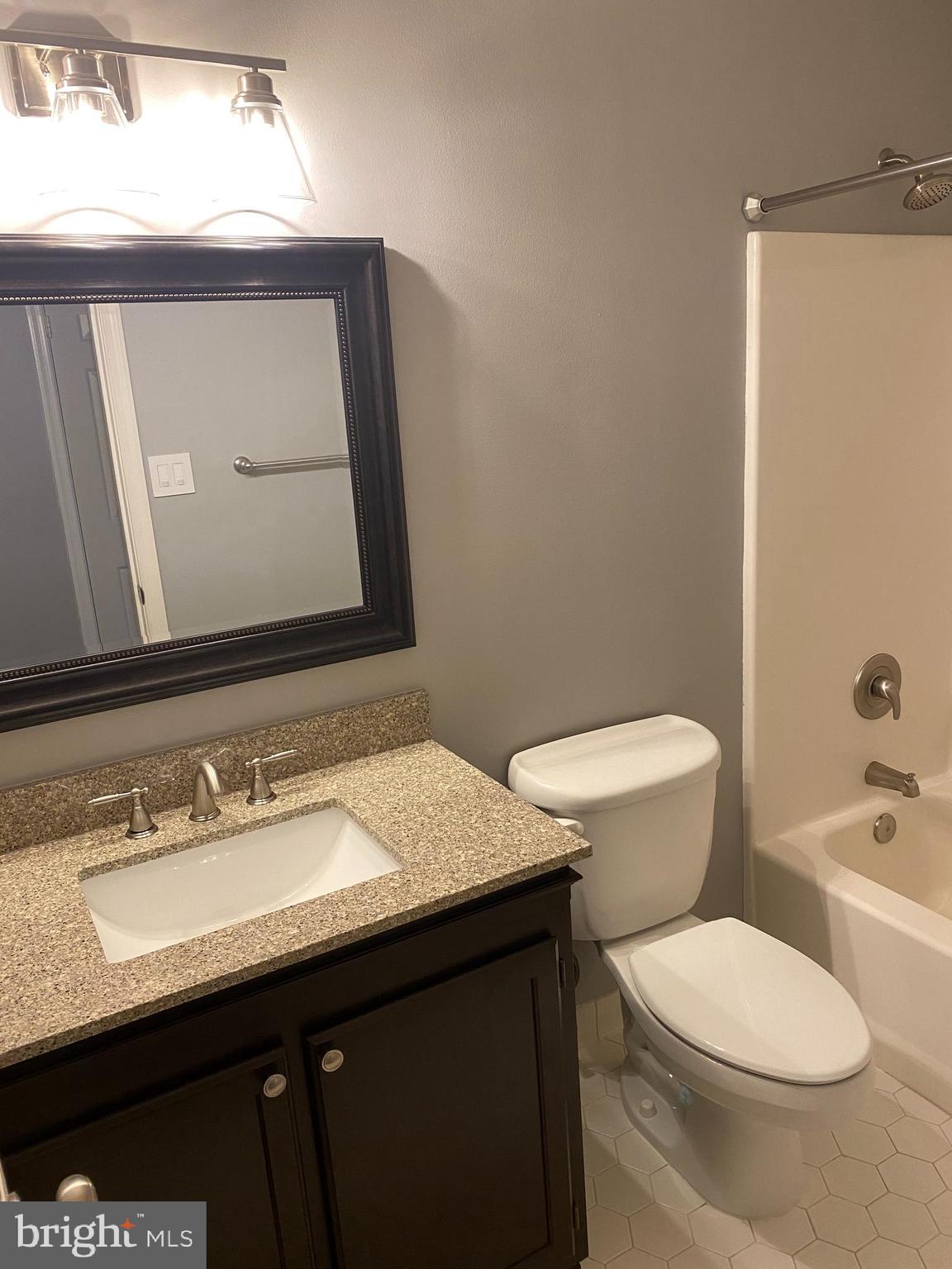 MIRROR RIDGE - Residential