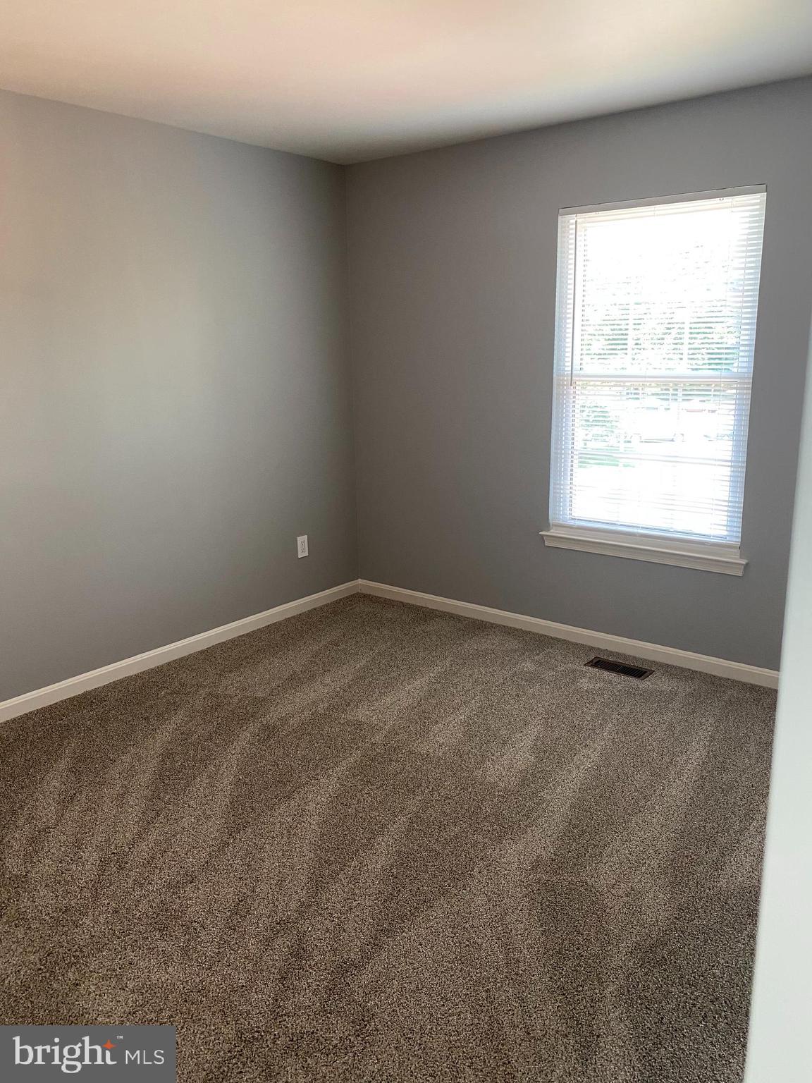 MIRROR RIDGE - Residential