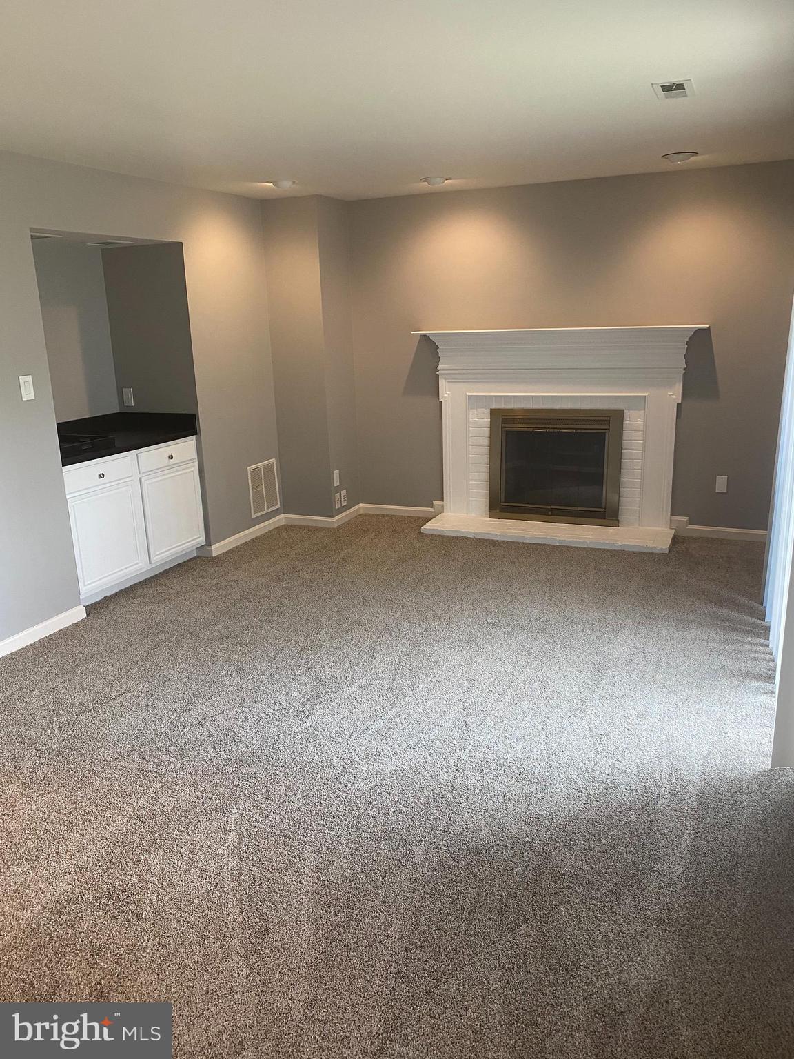 MIRROR RIDGE - Residential