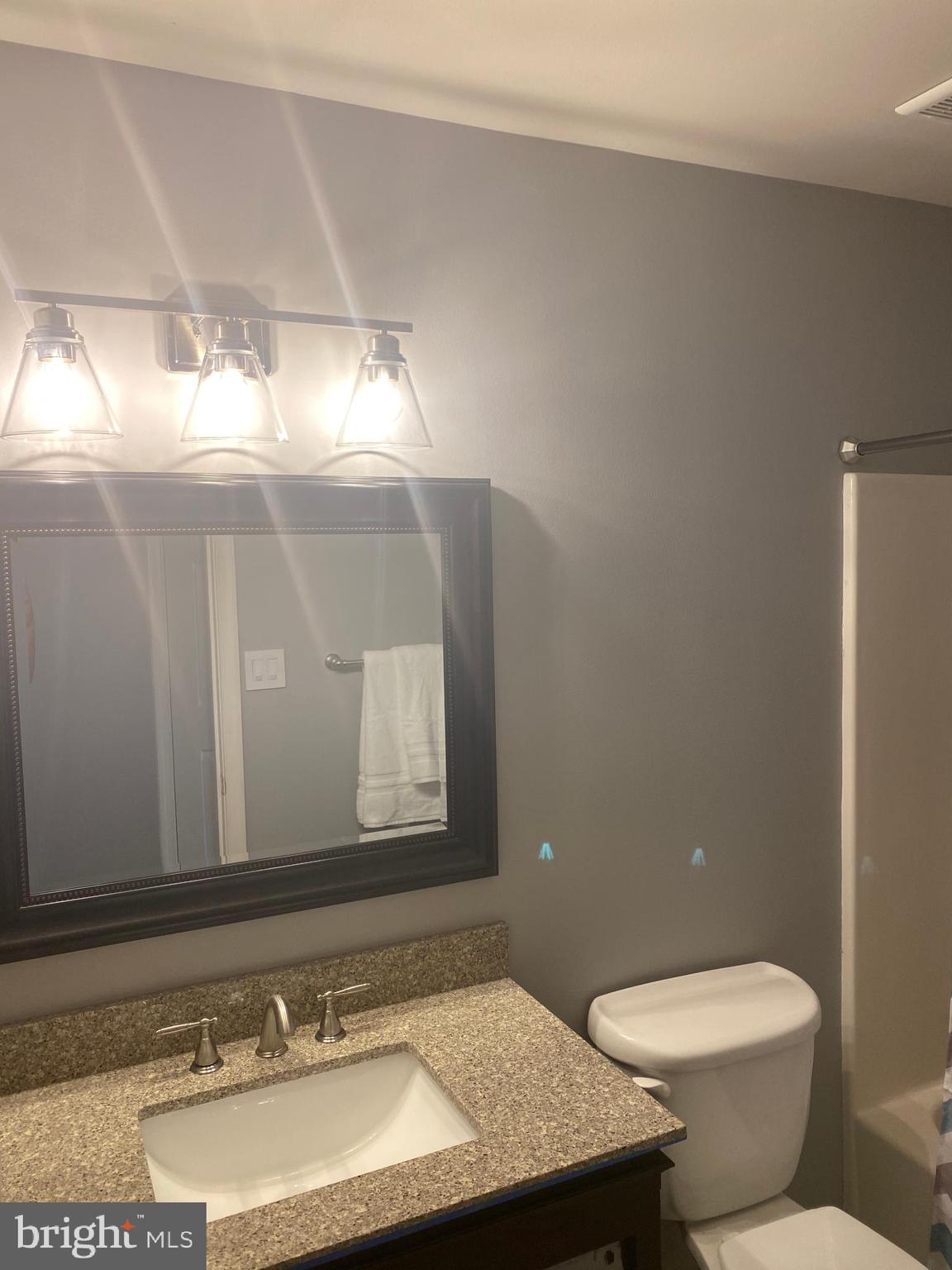 MIRROR RIDGE - Residential