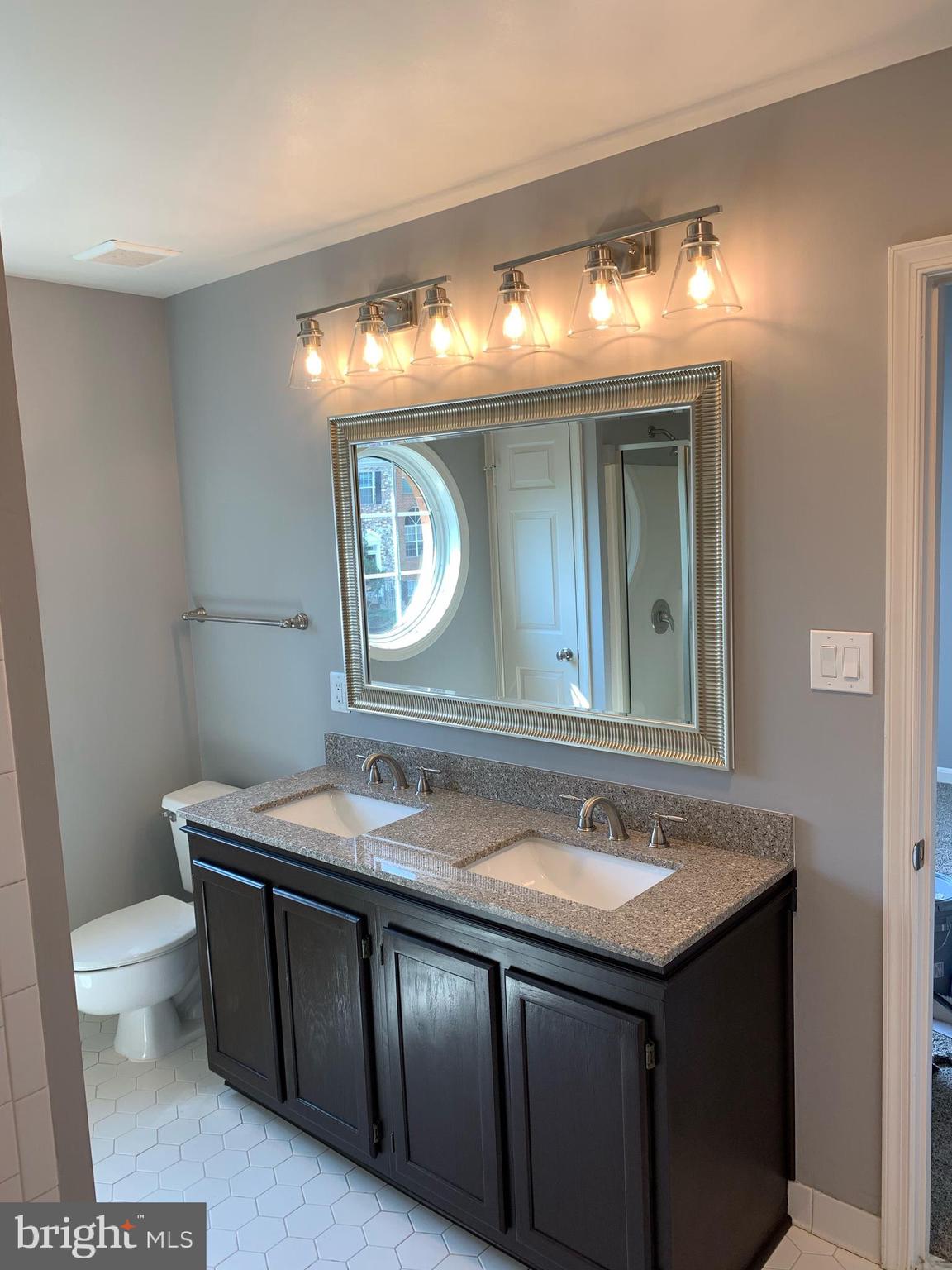 MIRROR RIDGE - Residential