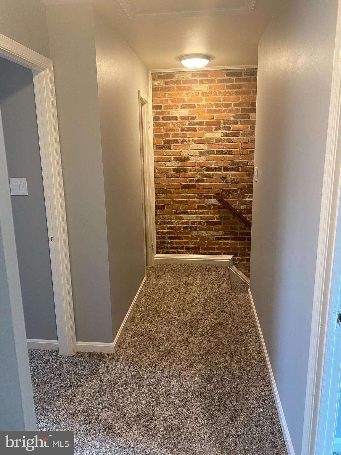 MIRROR RIDGE - Residential