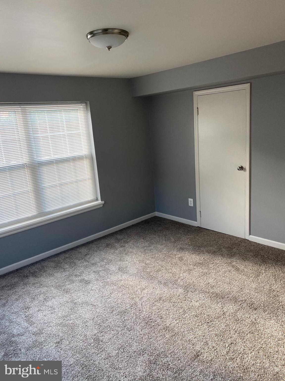 MIRROR RIDGE - Residential