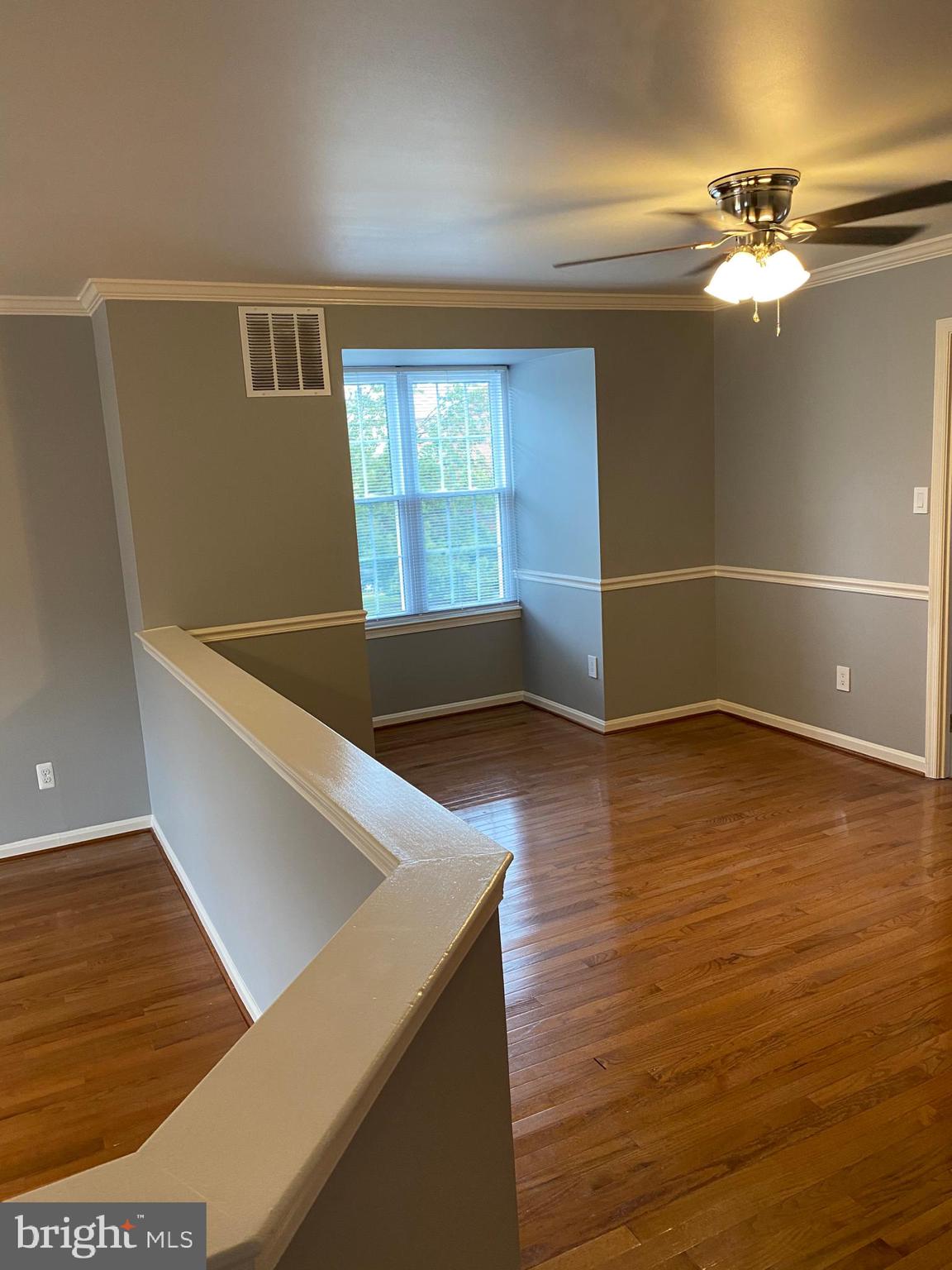 MIRROR RIDGE - Residential