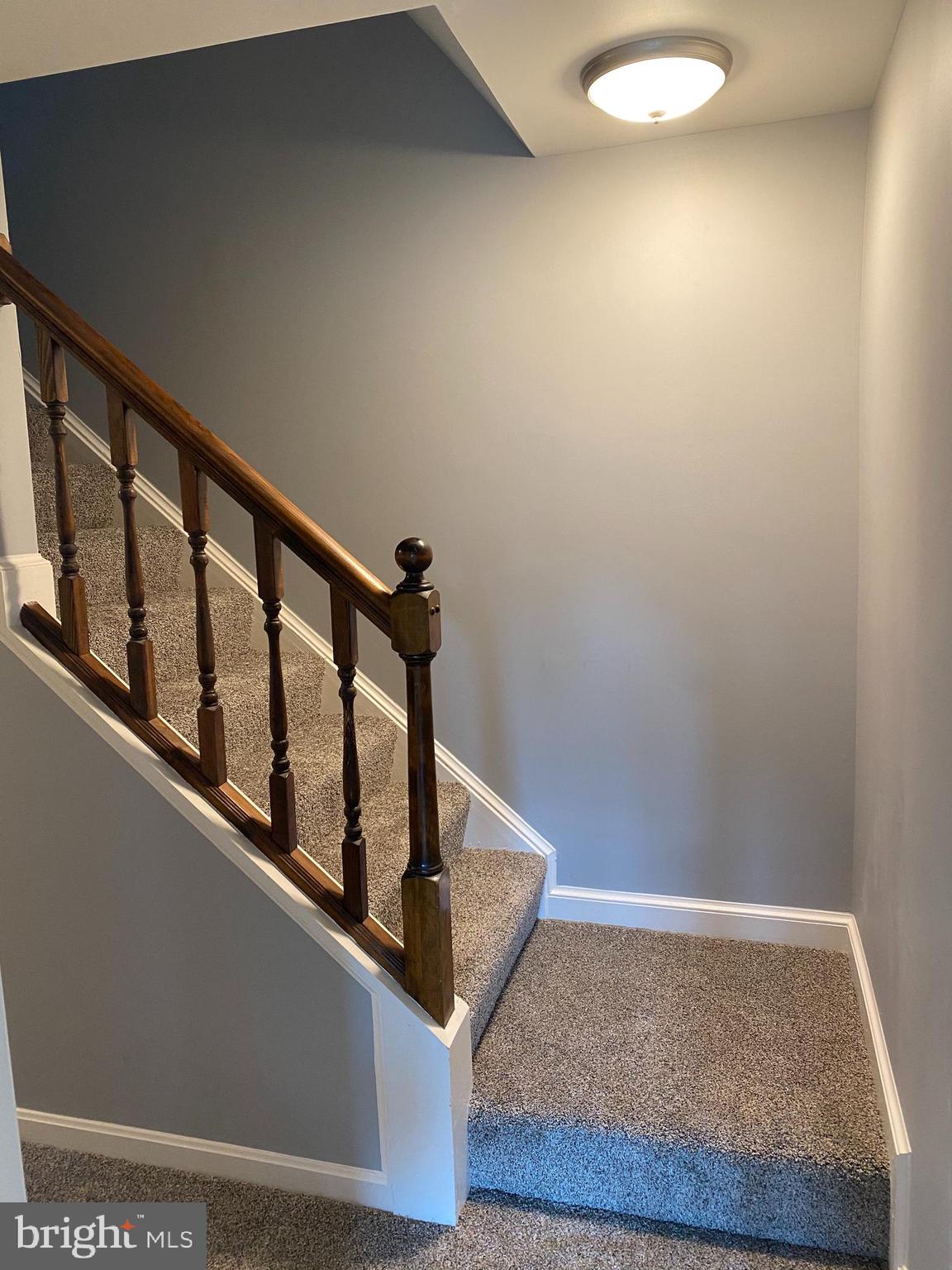 MIRROR RIDGE - Residential