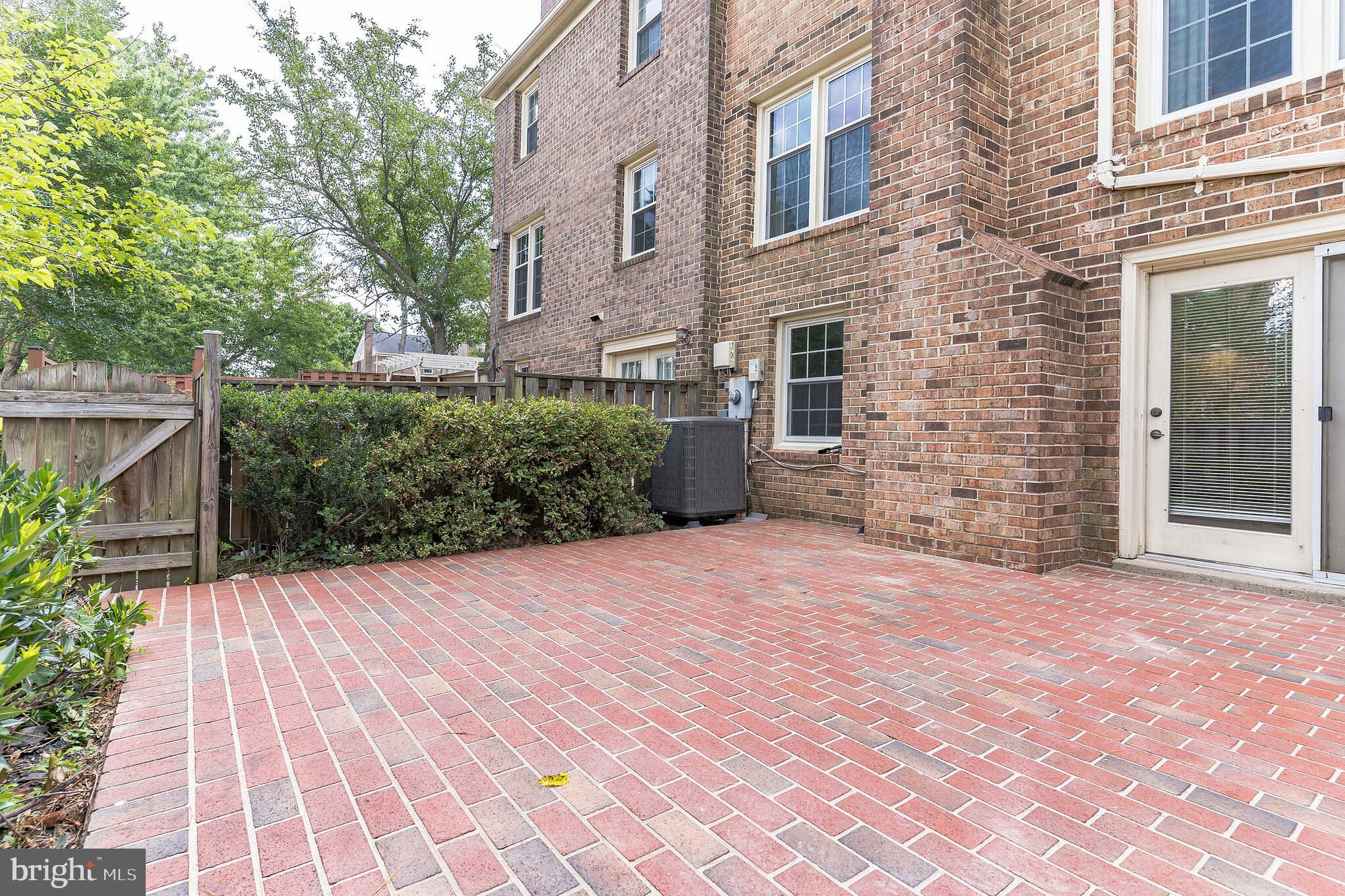 LAFAYETTE PARK WEST - Residential Lease