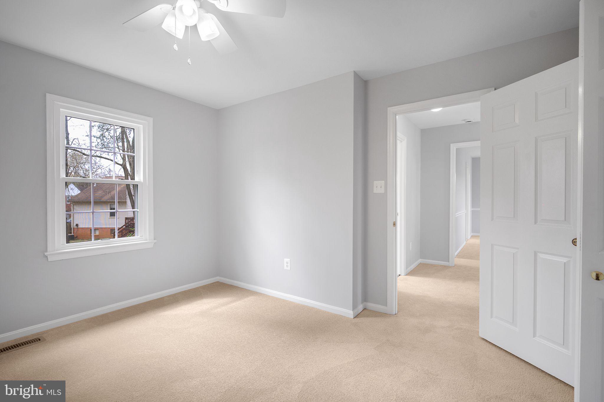 HUNTING HILLS WOODS - Residential