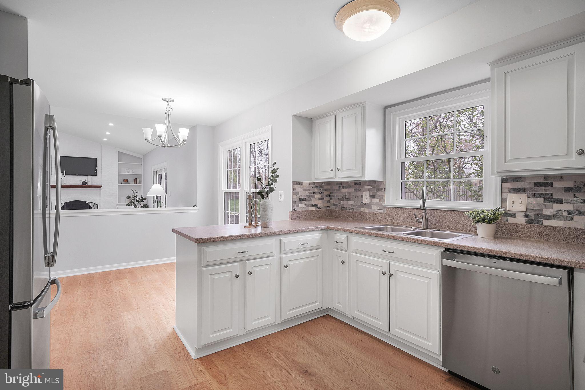 HUNTING HILLS WOODS - Residential