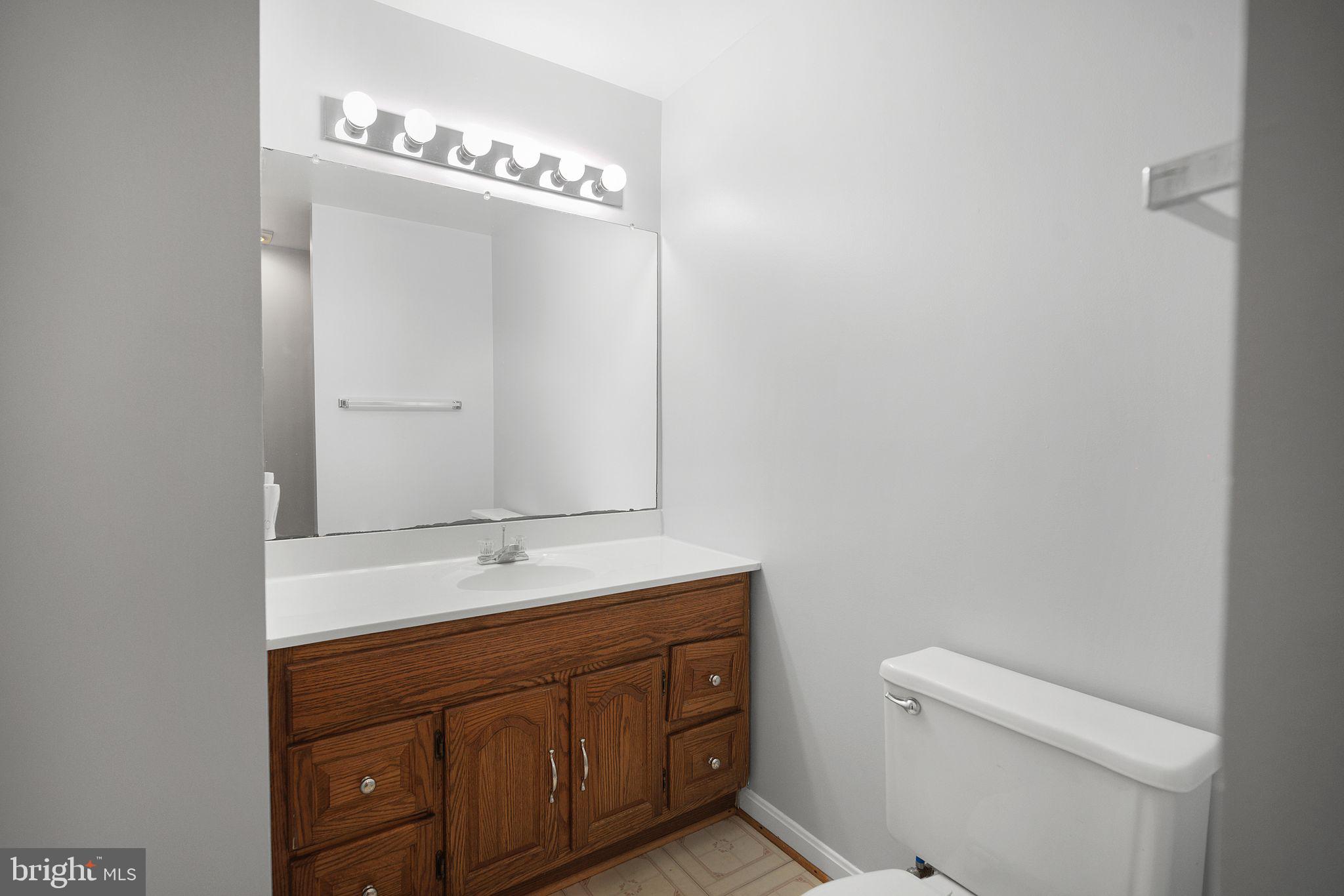 HUNTING HILLS WOODS - Residential