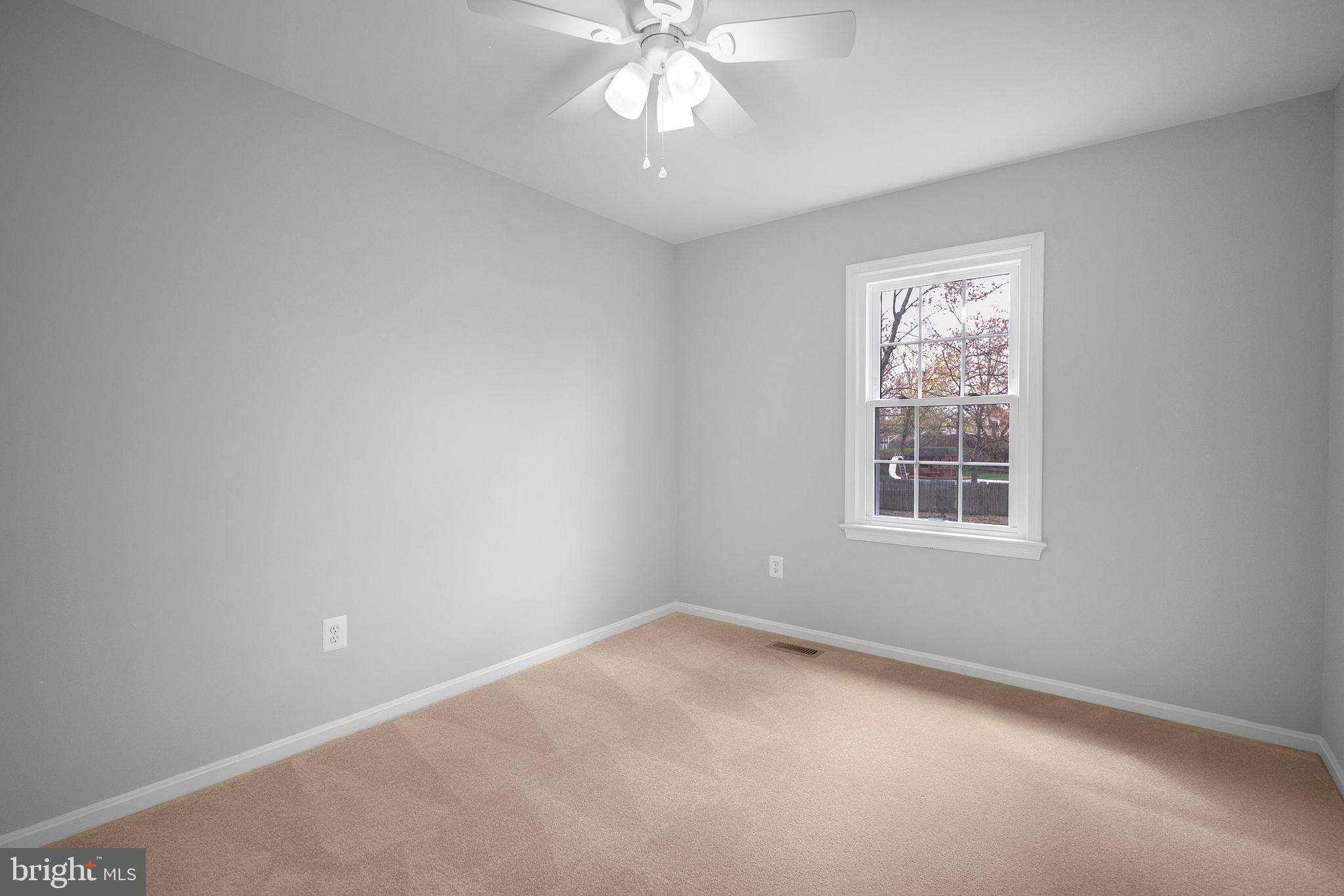 HUNTING HILLS WOODS - Residential