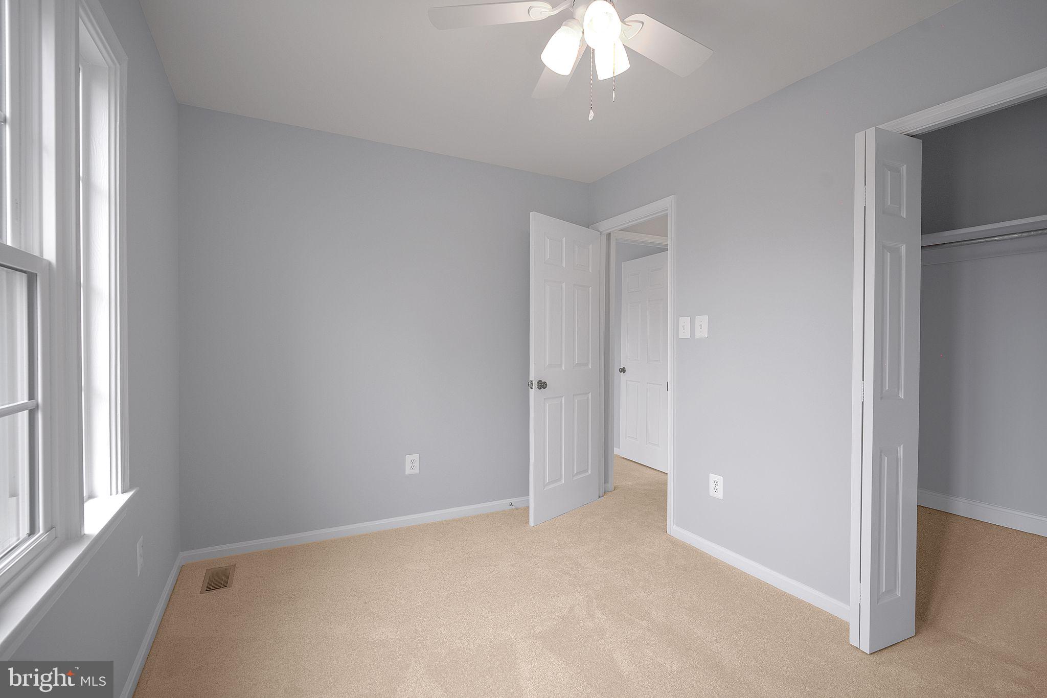 HUNTING HILLS WOODS - Residential