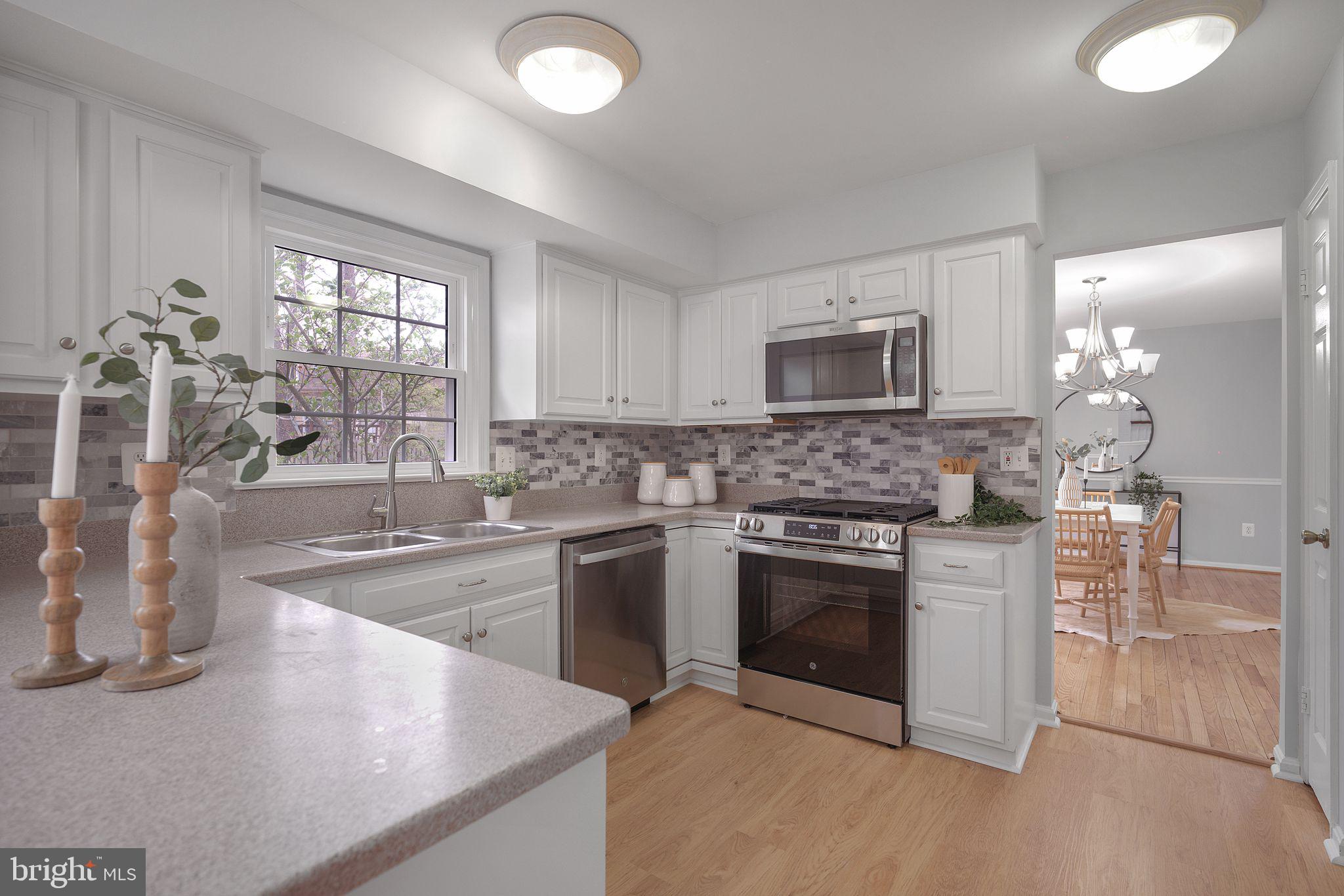 HUNTING HILLS WOODS - Residential