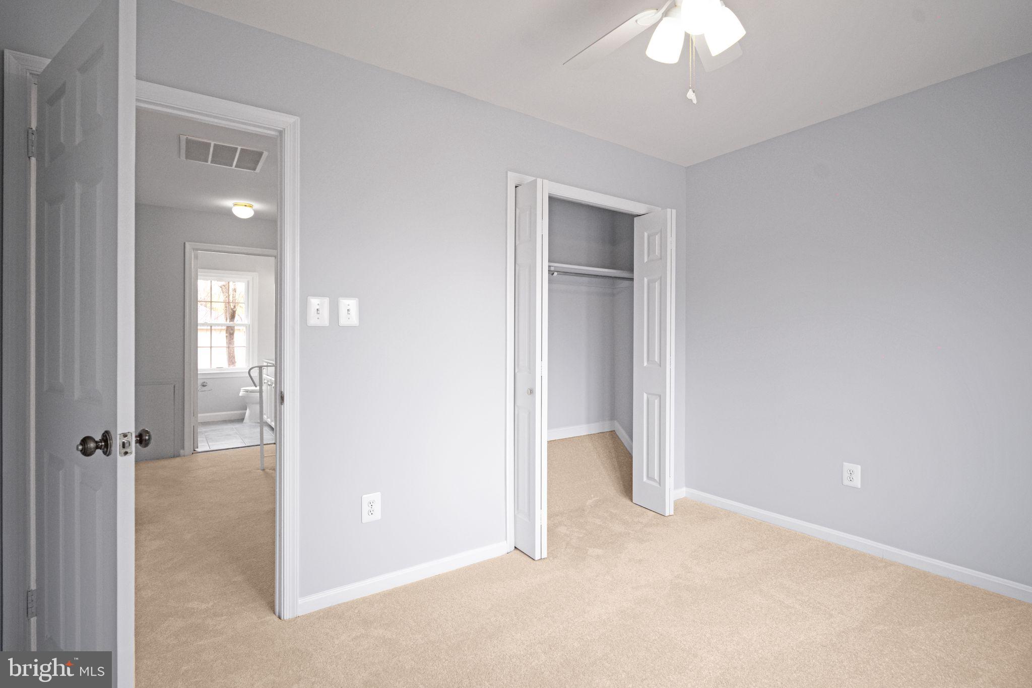 HUNTING HILLS WOODS - Residential