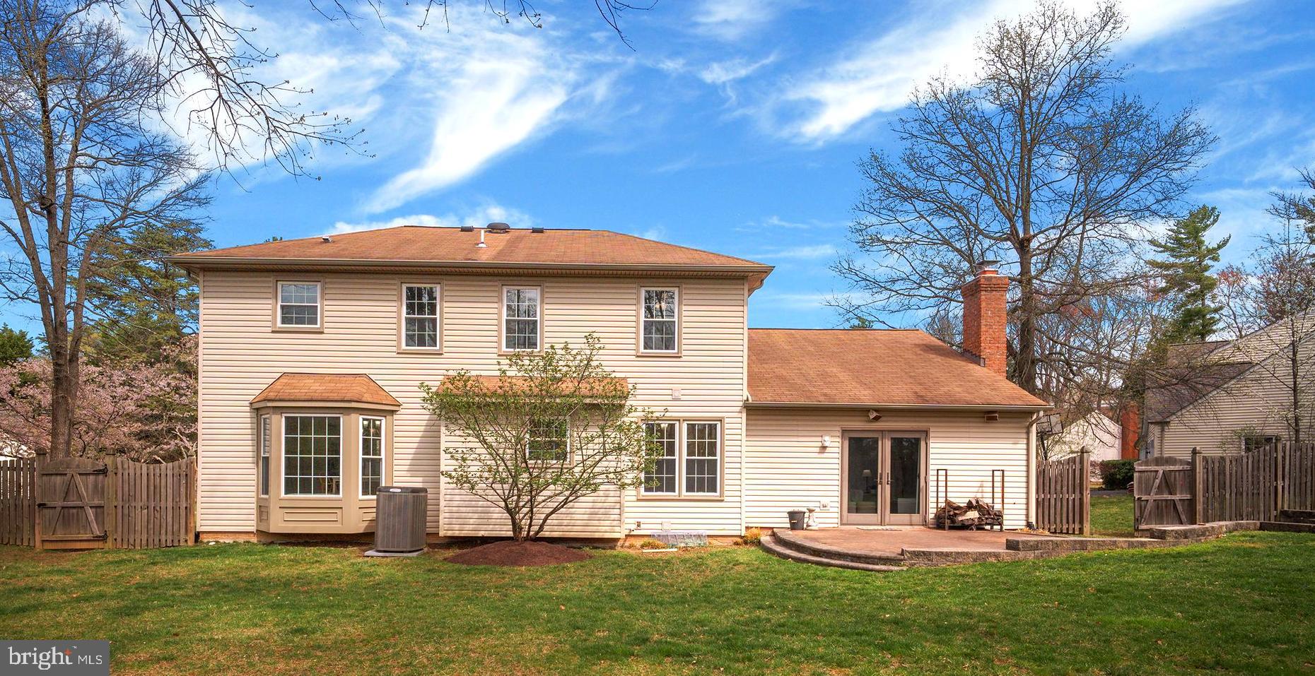 HUNTING HILLS WOODS - Residential