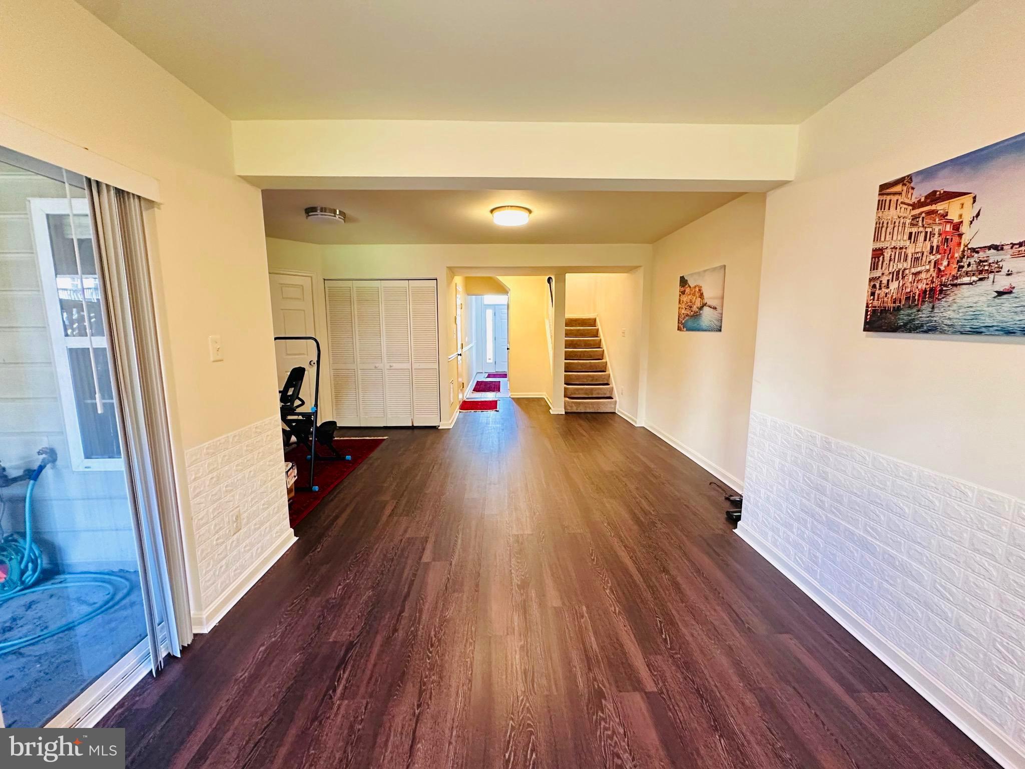 SOUTH RIDING - Residential Lease