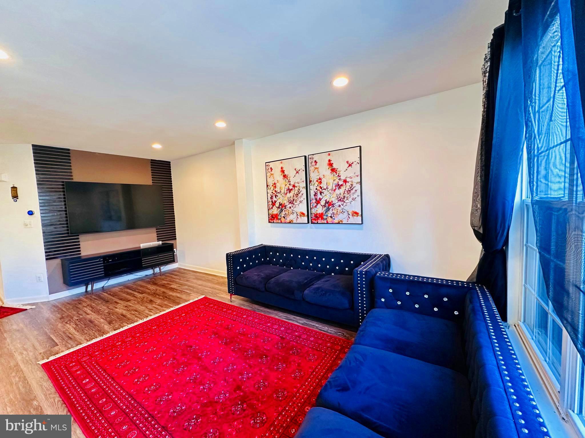 SOUTH RIDING - Residential Lease