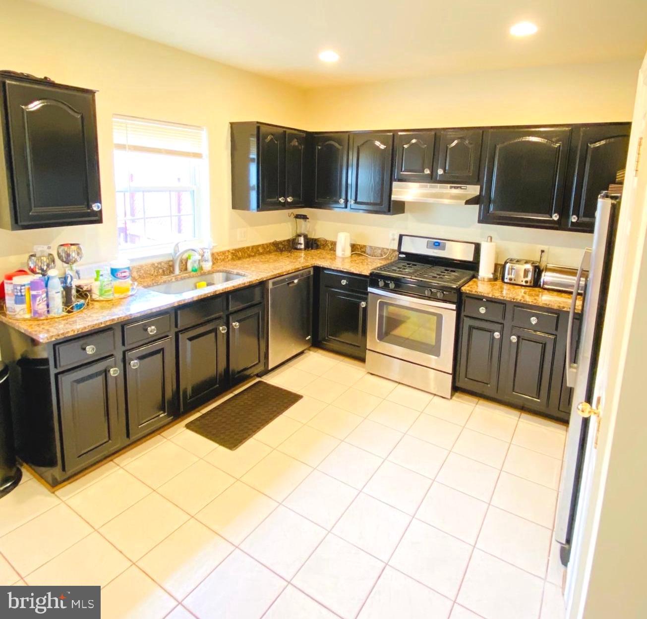 SOUTH RIDING - Residential Lease