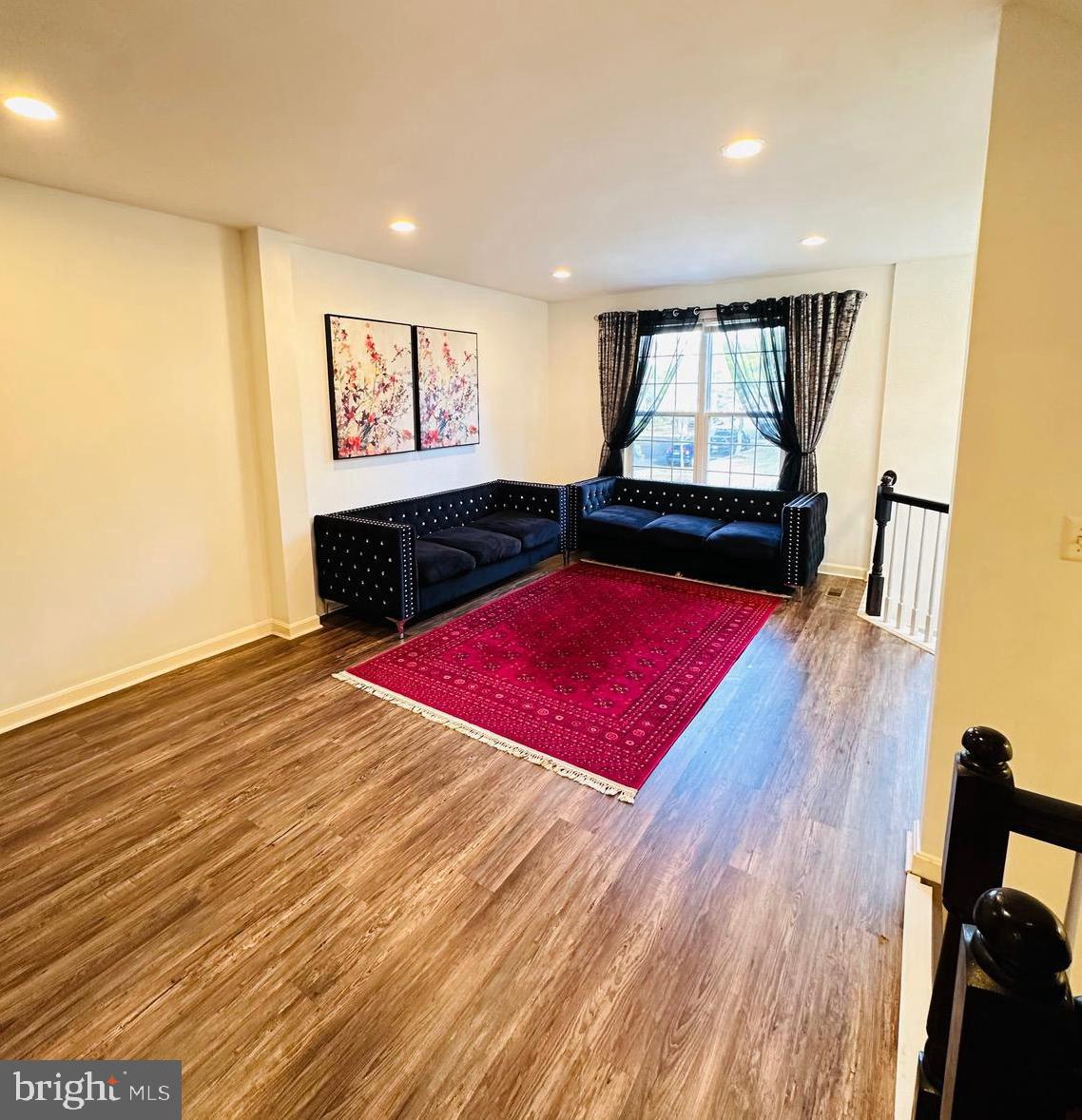 SOUTH RIDING - Residential Lease