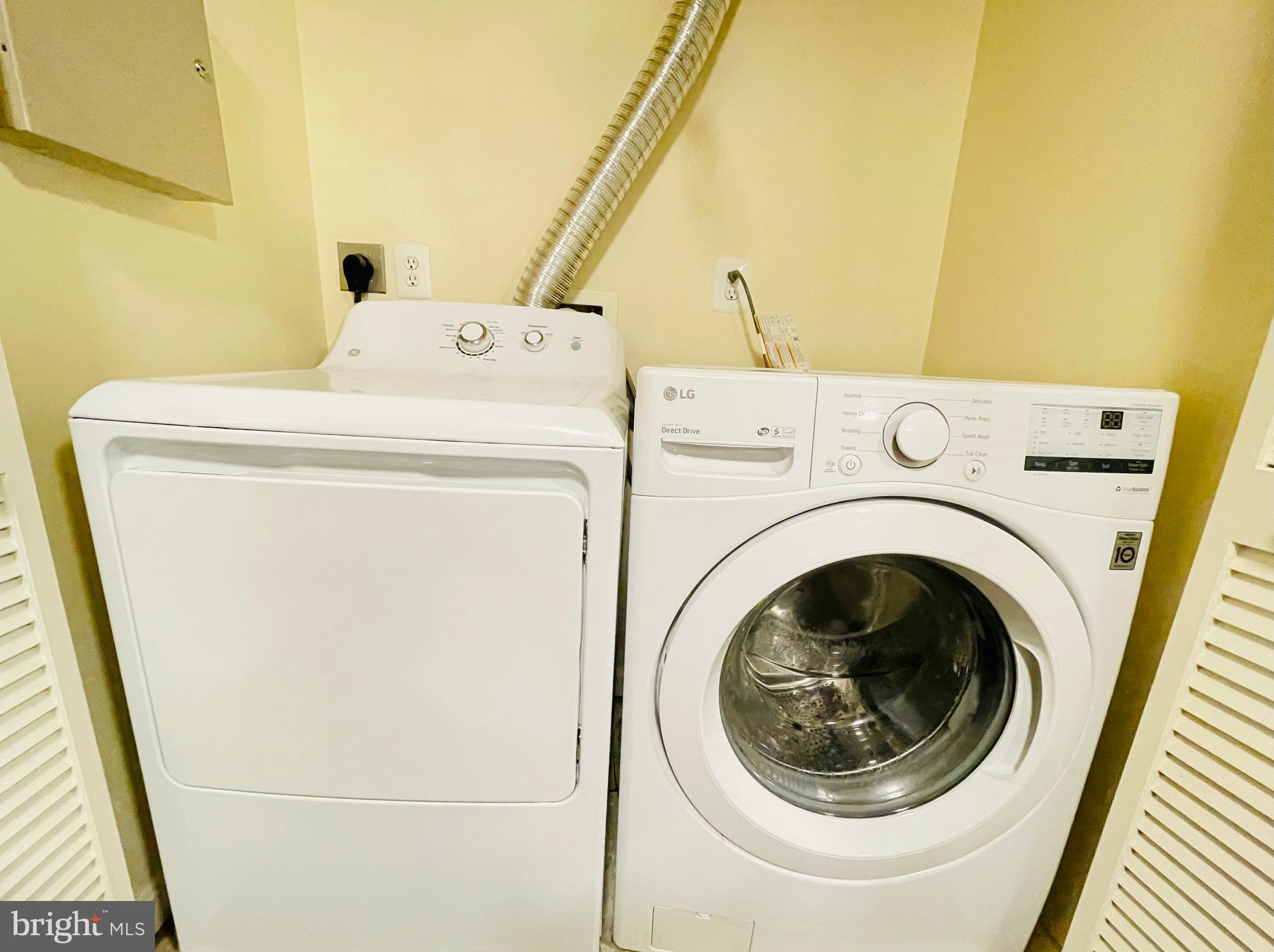 SOUTH RIDING - Residential Lease