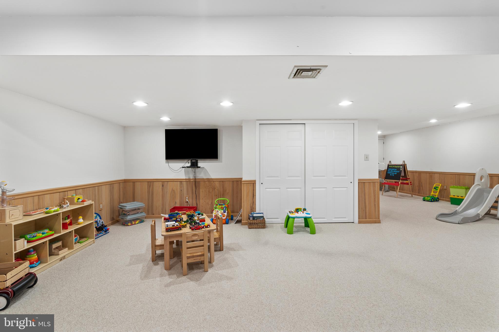 MILL RUN - Residential