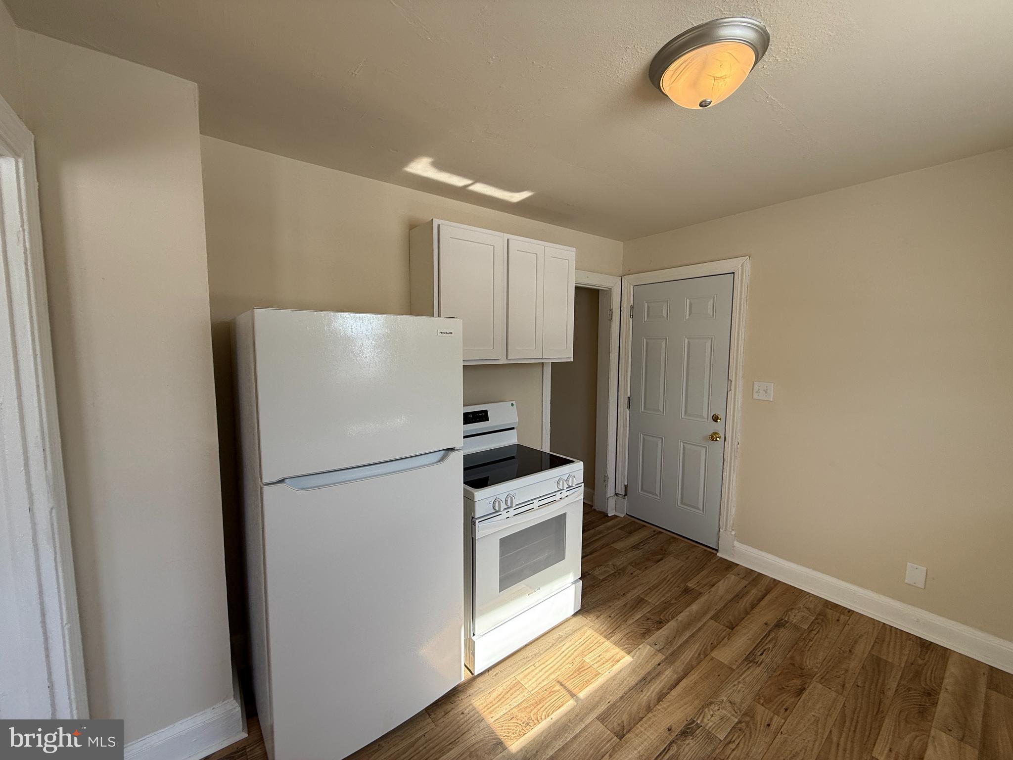 PLANK ROAD - Residential Lease