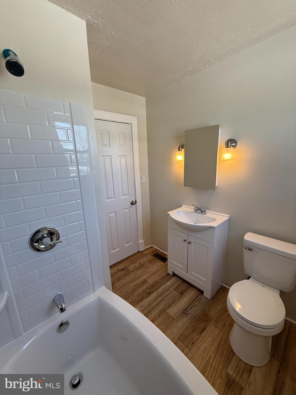 PLANK ROAD - Residential Lease