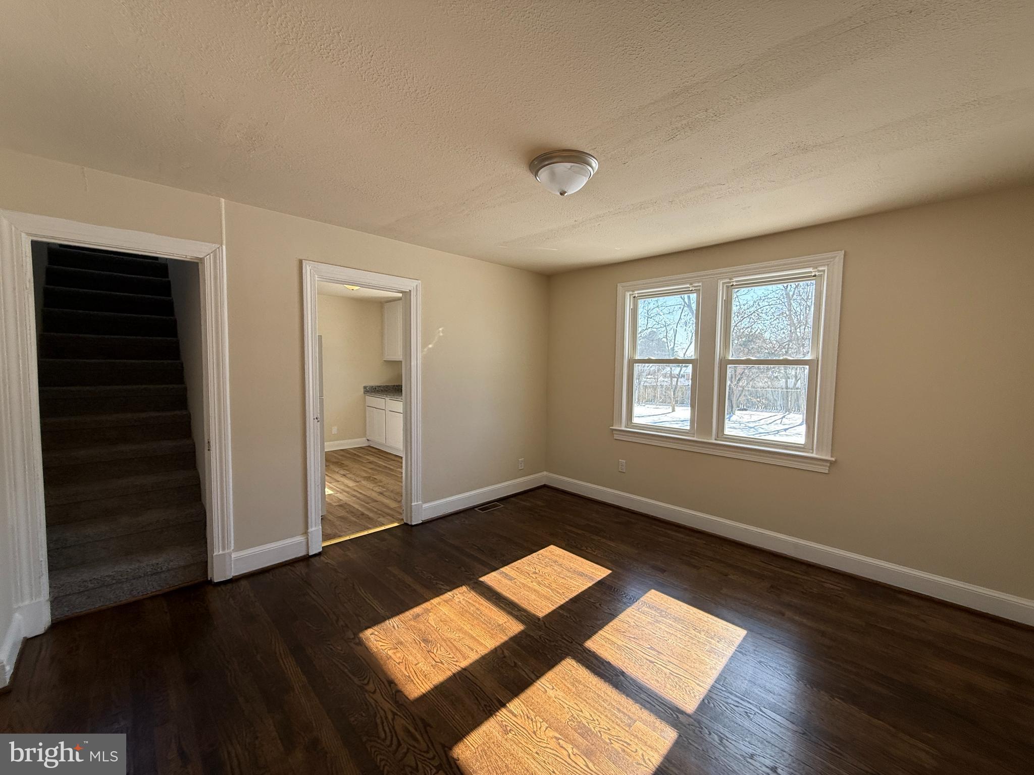 PLANK ROAD - Residential Lease