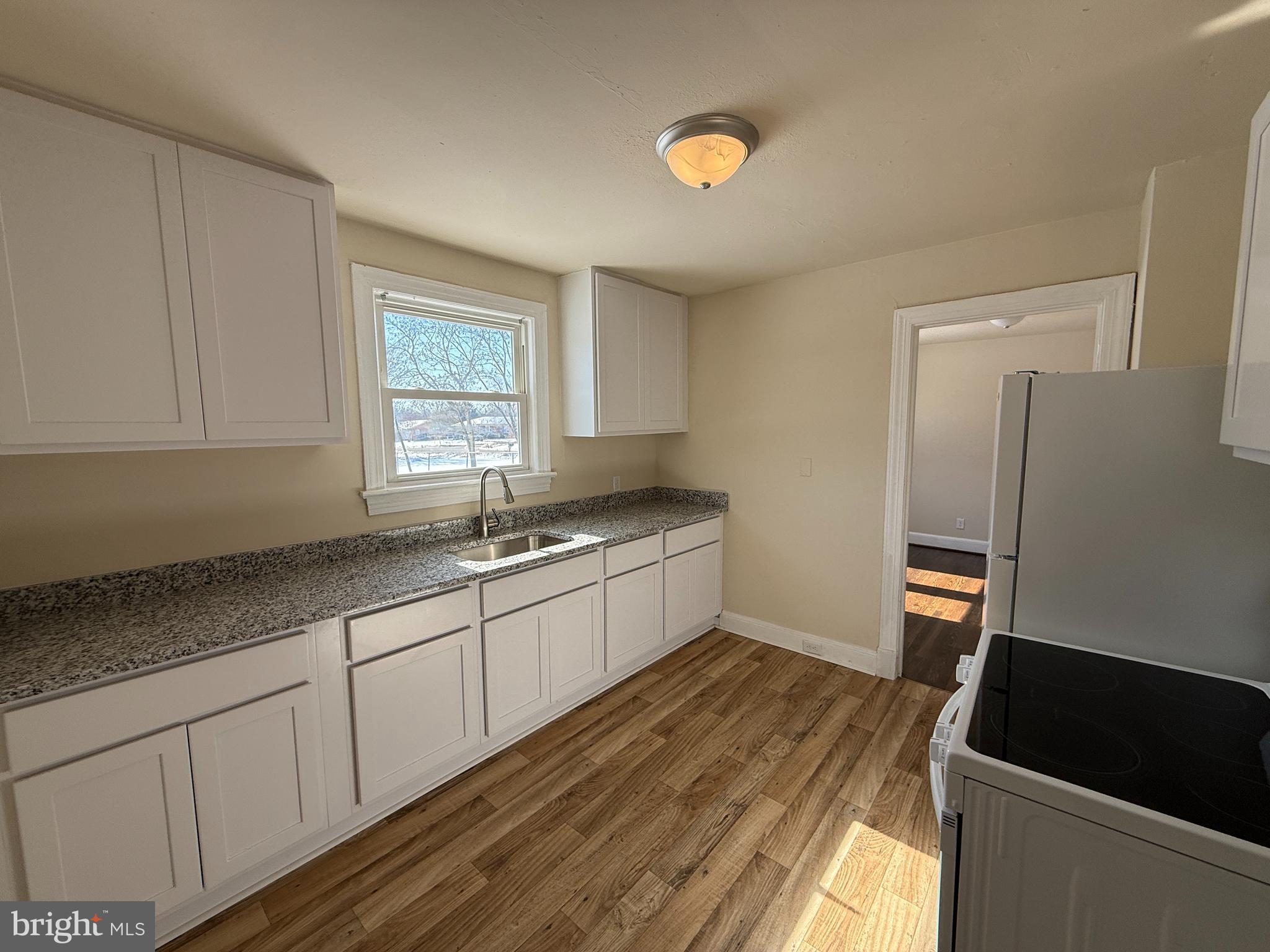 PLANK ROAD - Residential Lease