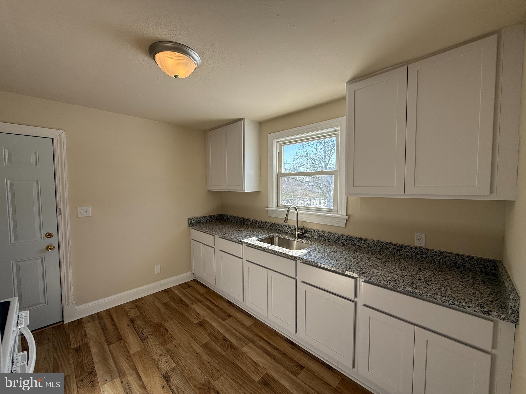 PLANK ROAD - Residential Lease