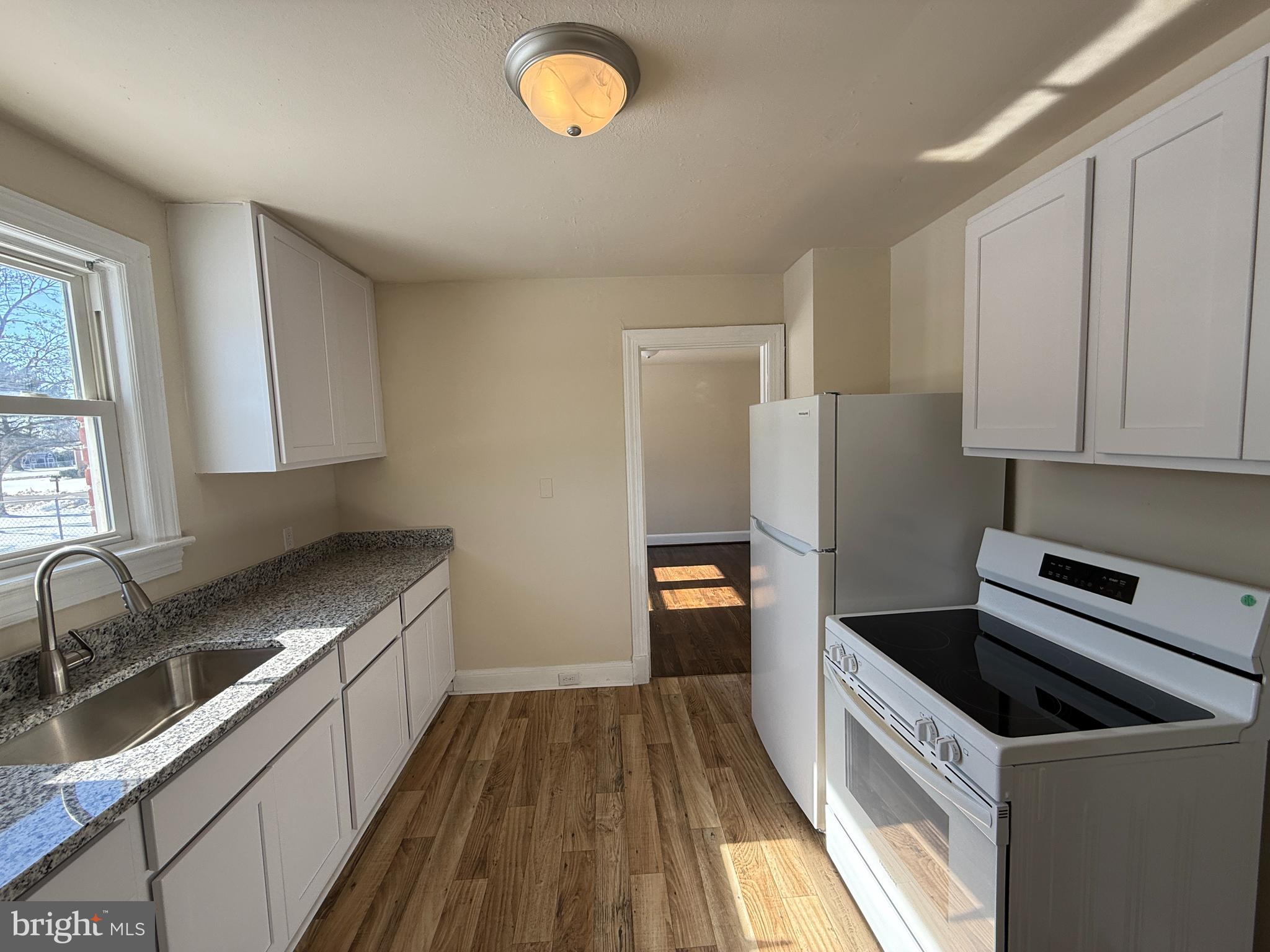 PLANK ROAD - Residential Lease