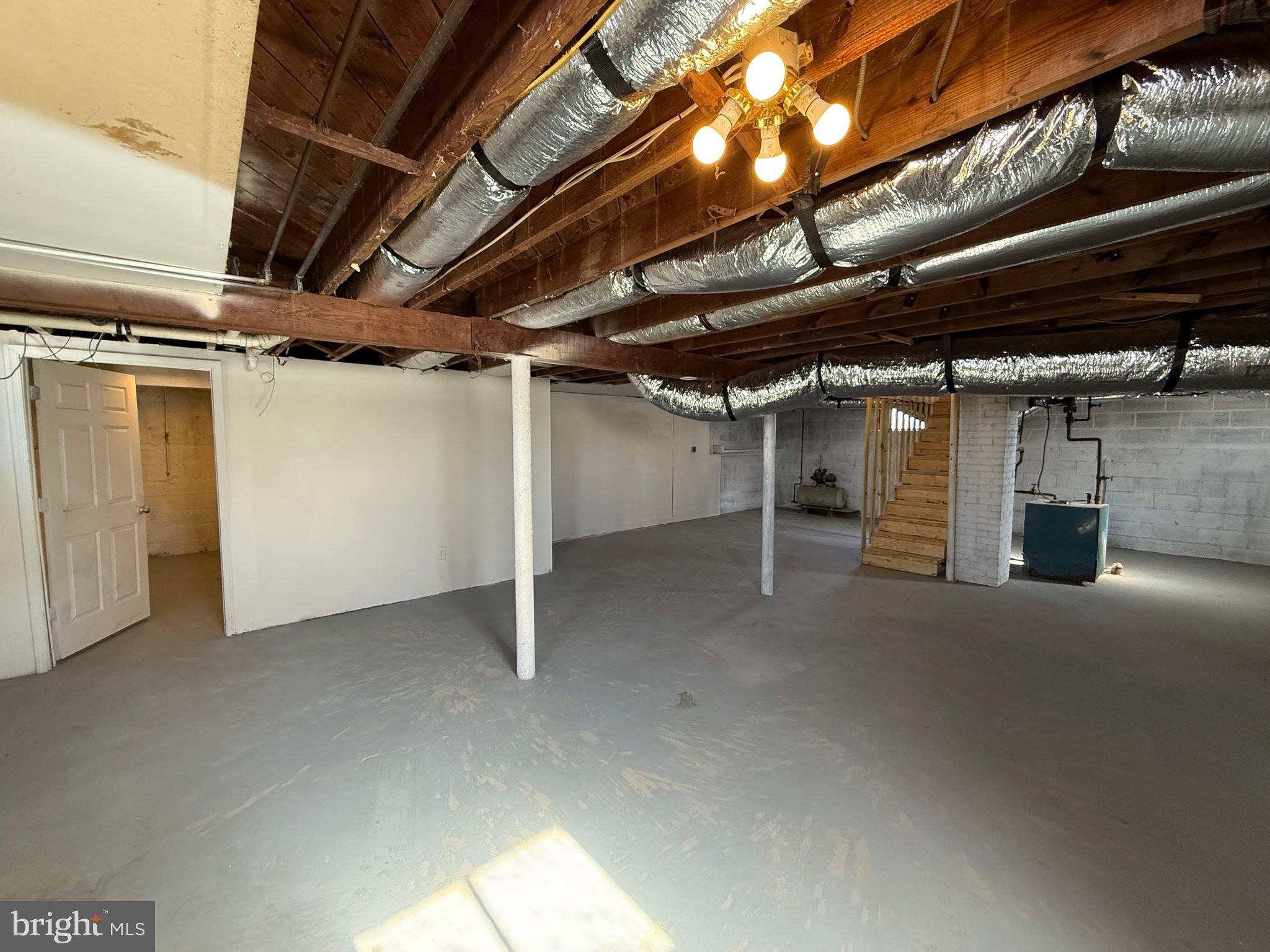 PLANK ROAD - Residential Lease